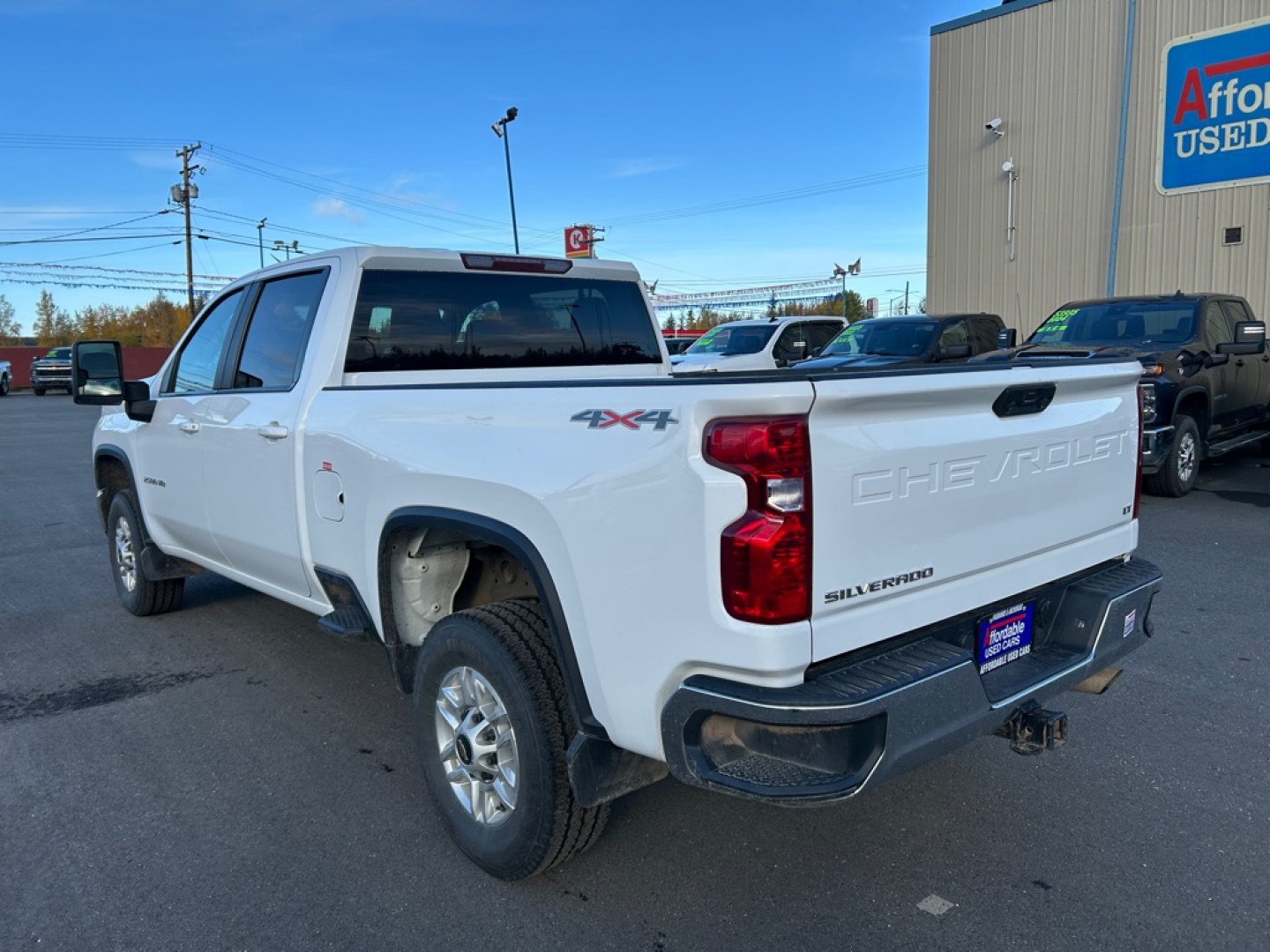 2024 WHITE CHEVROLET SILVERADO 2500 HEAVY DUTY LT (1GC4YNE7XRF) with an 6.6L engine, Automatic transmission, located at 2525 S. Cushman, Fairbanks, AK, 99701, (907) 452-5707, 64.824036, -147.712311- Photo#3