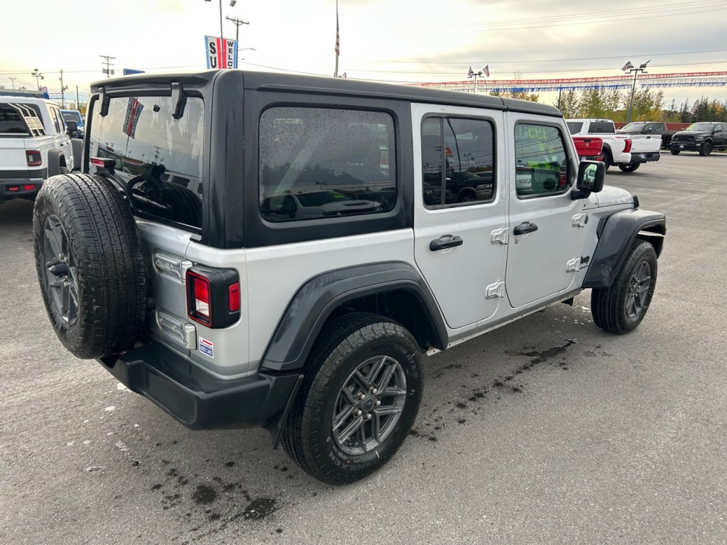 2024 SILVER JEEP WRANGLER SPORT SPORT (1C4PJXDG8RW) with an 3.6L engine, Automatic transmission, located at 2525 S. Cushman, Fairbanks, AK, 99701, (907) 452-5707, 64.824036, -147.712311- Photo#2