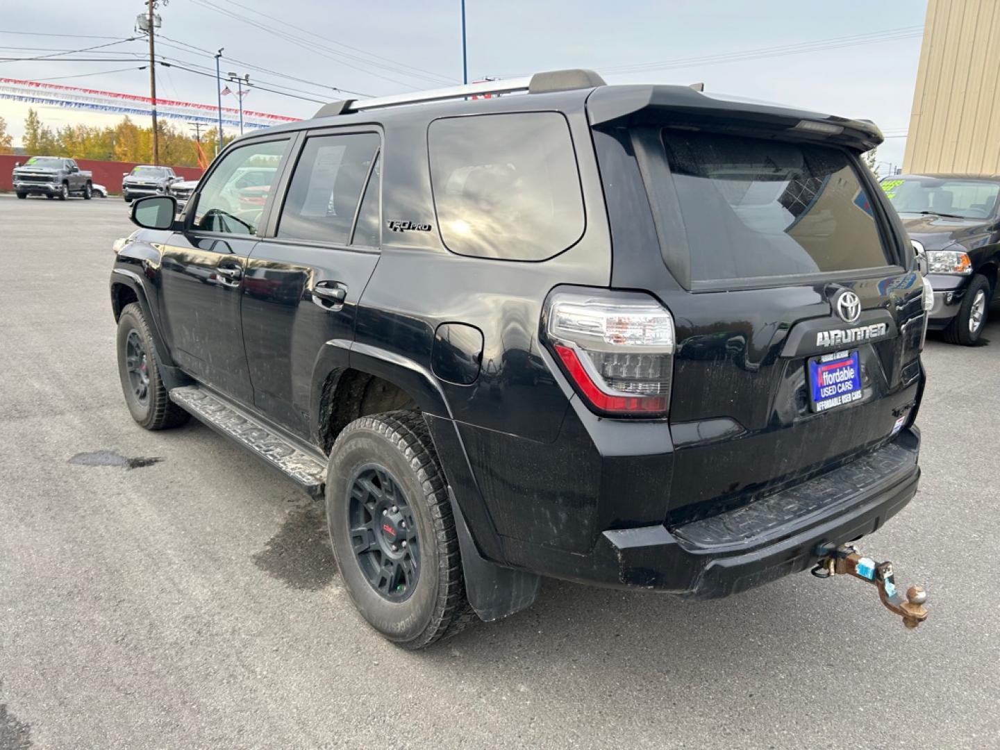 2018 BLACK TOYOTA 4RUNNER TRD PRO SR5/SR5 PREMIUM (JTEBU5JR6J5) with an 4.0L engine, Automatic transmission, located at 2525 S. Cushman, Fairbanks, AK, 99701, (907) 452-5707, 64.824036, -147.712311- Photo#3