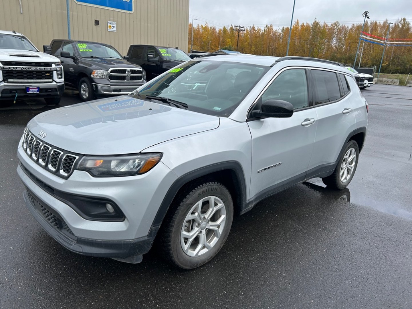2024 SILVER JEEP COMPASS LATITUDE (3C4NJDBN2RT) with an 2.0L engine, Automatic transmission, located at 2525 S. Cushman, Fairbanks, AK, 99701, (907) 452-5707, 64.824036, -147.712311- Photo#0