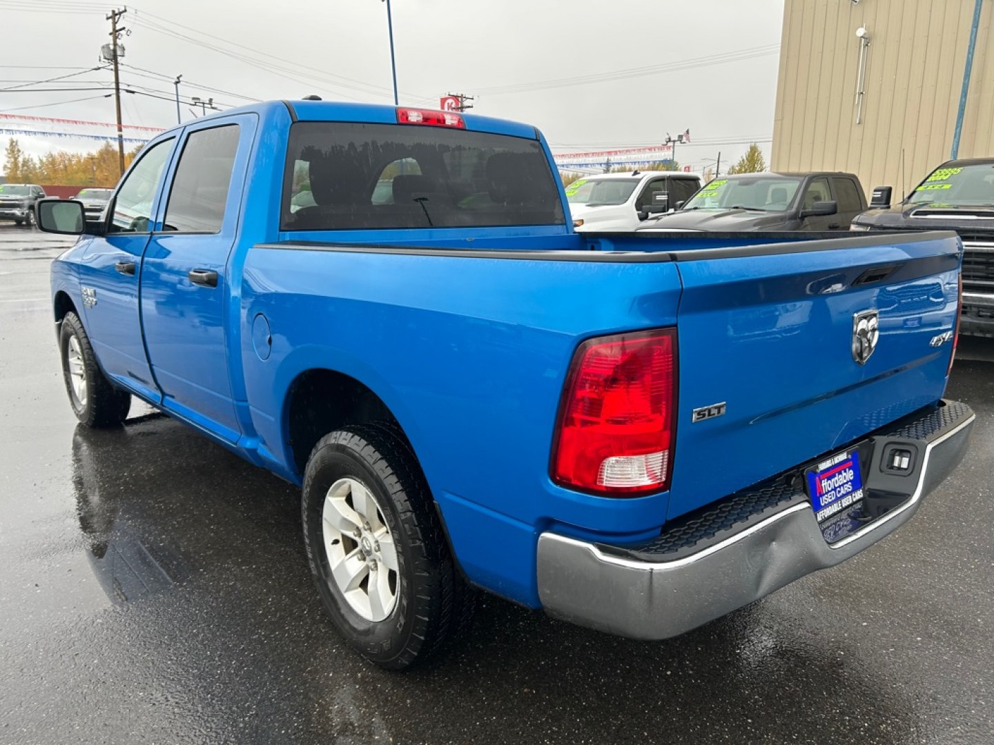 2022 BLUE RAM 1500 CLASSIC SLT (1C6RR7LG7NS) with an 3.6L engine, Automatic transmission, located at 2525 S. Cushman, Fairbanks, AK, 99701, (907) 452-5707, 64.824036, -147.712311- Photo#3
