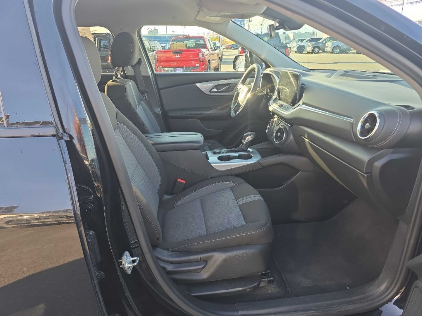 2025 BLACK CHEVROLET BLAZER 2LT (3GNKBHR4XSS) with an 2.0L engine, Automatic transmission, located at 2525 S. Cushman, Fairbanks, AK, 99701, (907) 452-5707, 64.824036, -147.712311- Photo#4