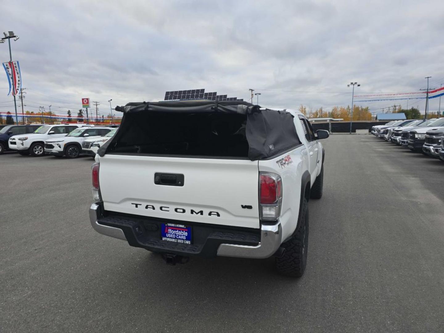 2023 WHITE TOYOTA TACOMA DOUBLE CAB (3TMDZ5BN8PM) with an 3.5L engine, Automatic transmission, located at 2525 S. Cushman, Fairbanks, AK, 99701, (907) 452-5707, 64.824036, -147.712311- Photo#3