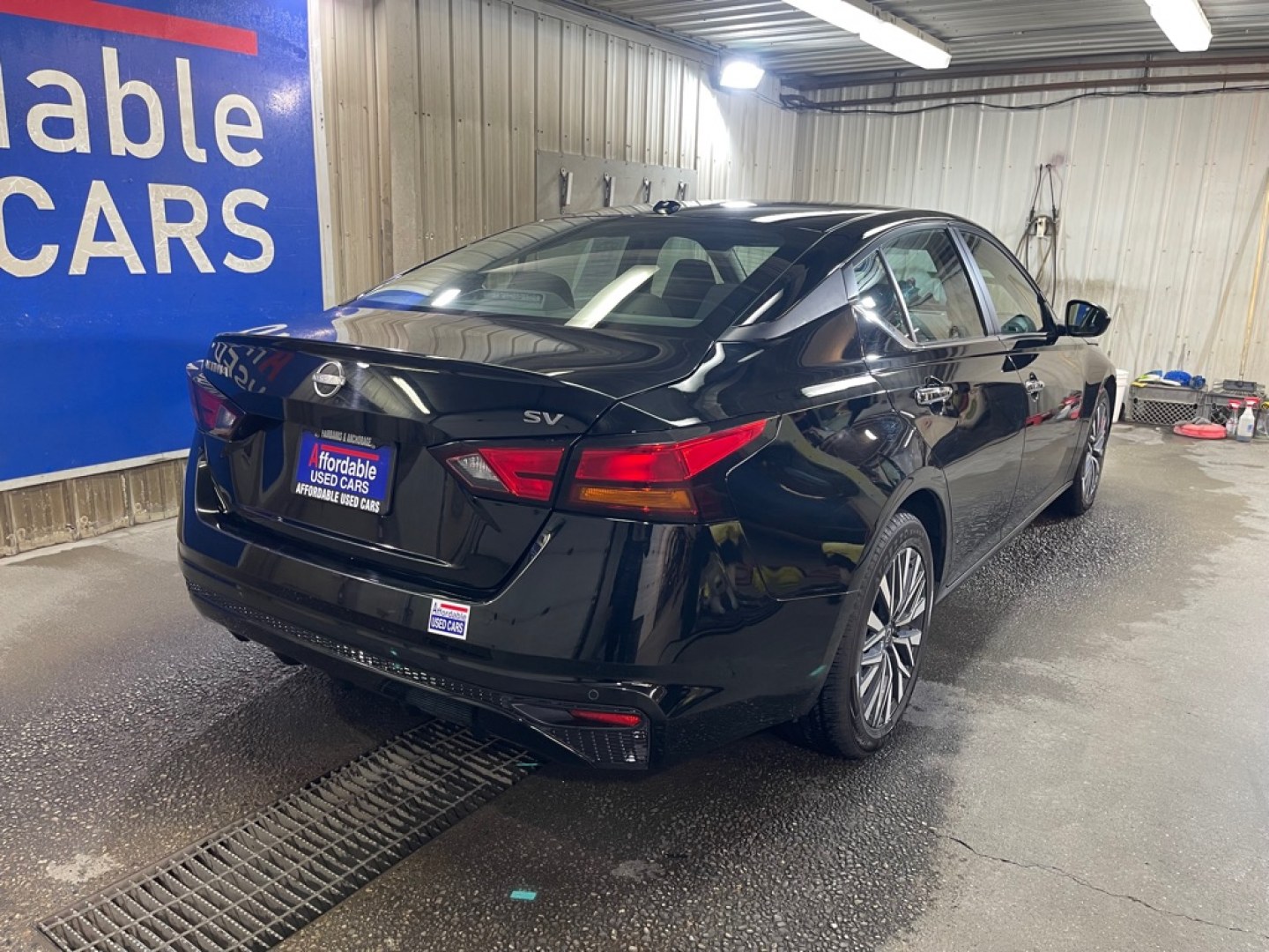 2024 BLACK NISSAN ALTIMA SV (1N4BL4DV6RN) with an 2.5L engine, Continuously Variable transmission, located at 2525 S. Cushman, Fairbanks, AK, 99701, (907) 452-5707, 64.824036, -147.712311- Photo#2
