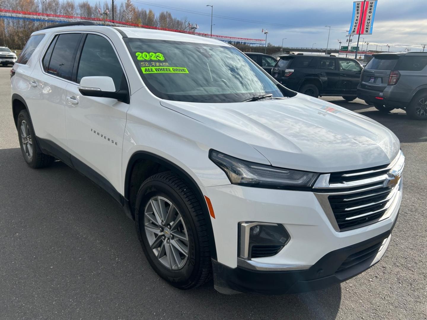 2023 WHITE CHEVROLET TRAVERSE LT (1GNEVGKW7PJ) with an 3.6L engine, Automatic transmission, located at 2525 S. Cushman, Fairbanks, AK, 99701, (907) 452-5707, 64.824036, -147.712311- Photo#1