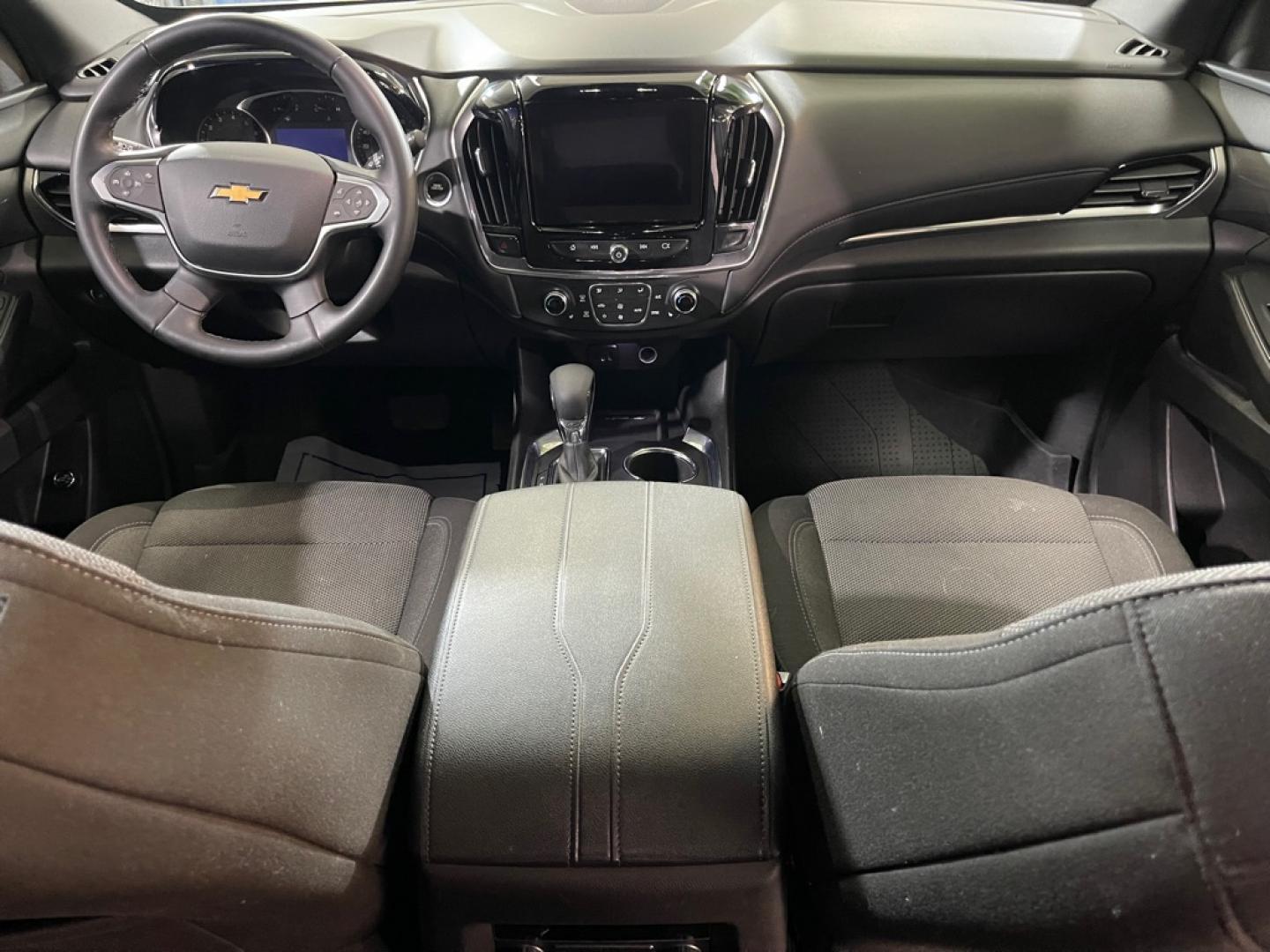 2023 WHITE CHEVROLET TRAVERSE LT (1GNEVGKW7PJ) with an 3.6L engine, Automatic transmission, located at 2525 S. Cushman, Fairbanks, AK, 99701, (907) 452-5707, 64.824036, -147.712311- Photo#6