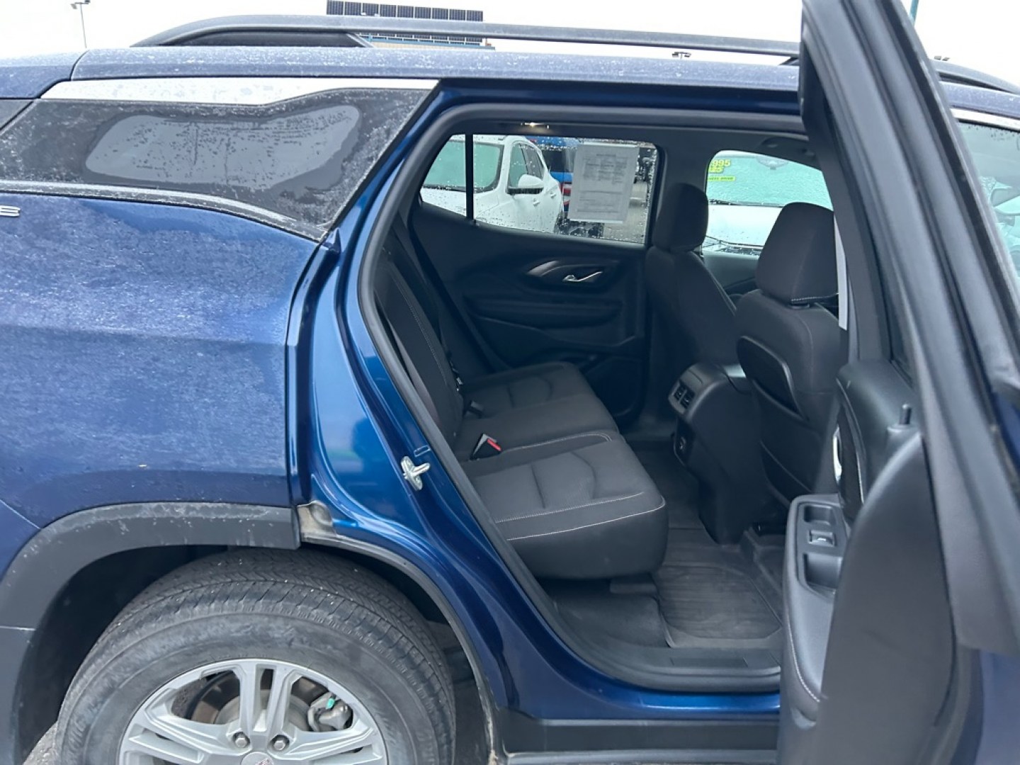 2022 BLUE GMC TERRAIN SLE (3GKALTEV8NL) with an 1.5L engine, Automatic transmission, located at 2525 S. Cushman, Fairbanks, AK, 99701, (907) 452-5707, 64.824036, -147.712311- Photo#5