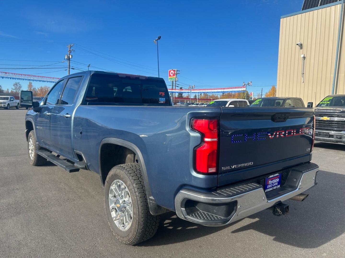 2025 BLUE CHEVROLET SILVERADO 3500 LTZ (1GC4KUE70SF) with an 6.6L engine, Automatic transmission, located at 2525 S. Cushman, Fairbanks, AK, 99701, (907) 452-5707, 64.824036, -147.712311- Photo#3
