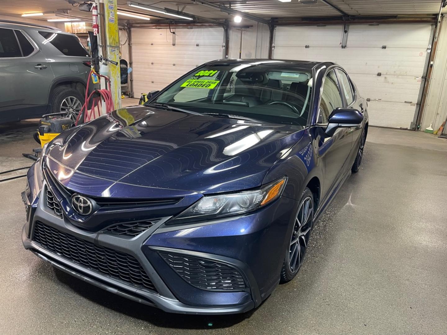 2021 BLUE TOYOTA CAMRY SE (4T1S11BK5MU) with an 2.5L engine, Automatic transmission, located at 2525 S. Cushman, Fairbanks, AK, 99701, (907) 452-5707, 64.824036, -147.712311- Photo#1
