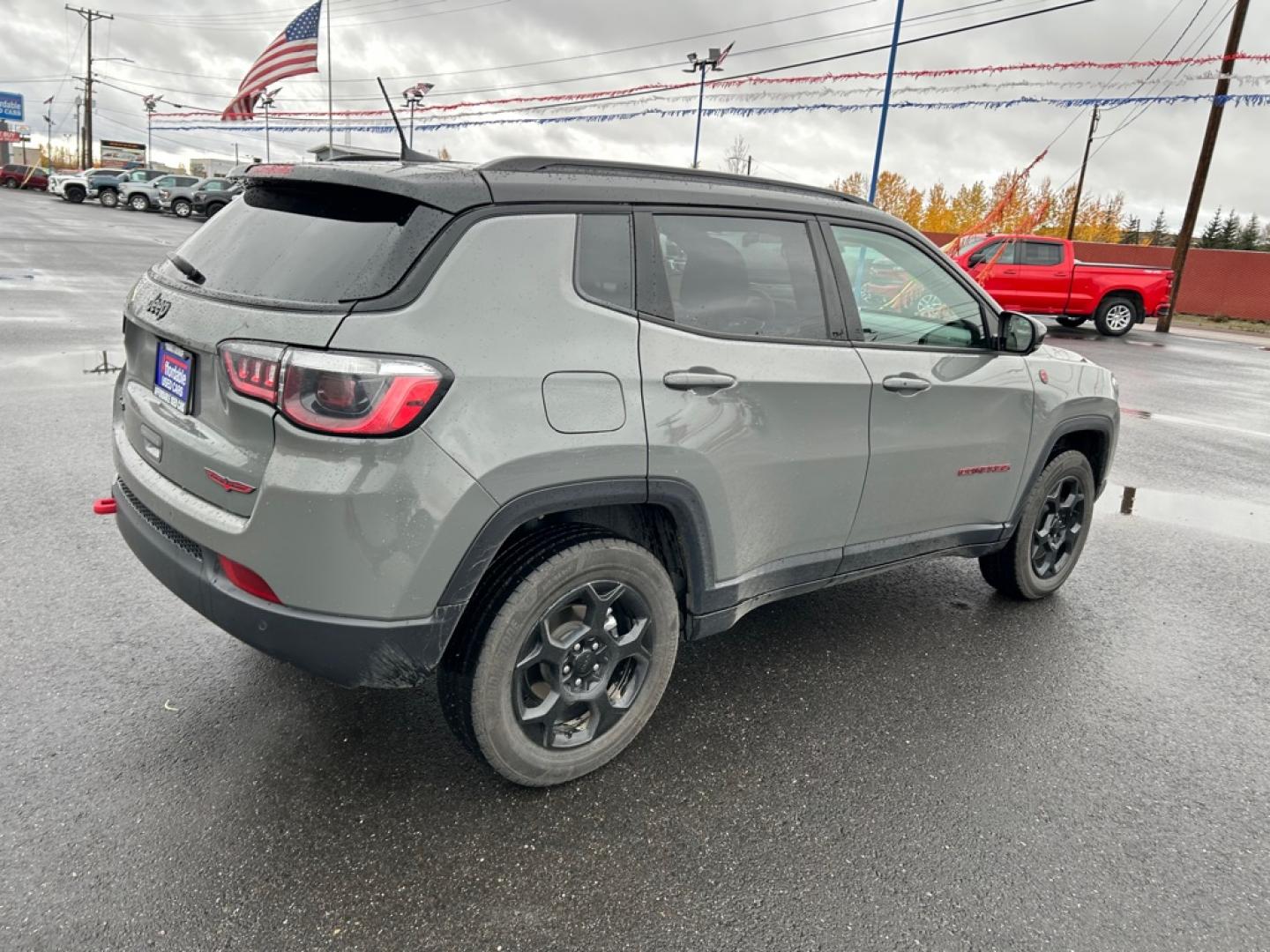 2023 GRAY JEEP COMPASS TRAILHAWK (3C4NJDDN8PT) with an 2.0L engine, Automatic transmission, located at 2525 S. Cushman, Fairbanks, AK, 99701, (907) 452-5707, 64.824036, -147.712311- Photo#2