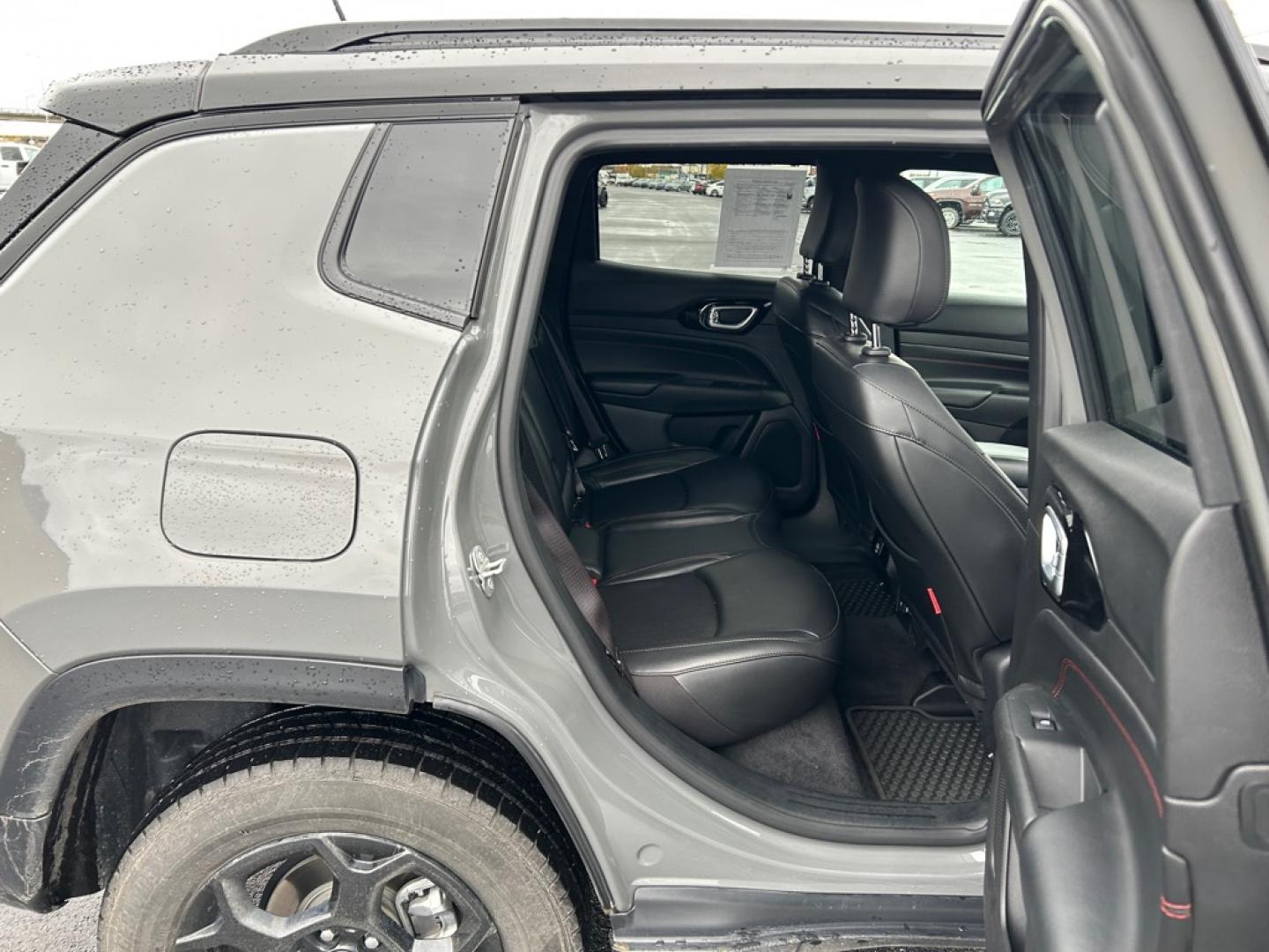 2023 GRAY JEEP COMPASS TRAILHAWK (3C4NJDDN8PT) with an 2.0L engine, Automatic transmission, located at 2525 S. Cushman, Fairbanks, AK, 99701, (907) 452-5707, 64.824036, -147.712311- Photo#5