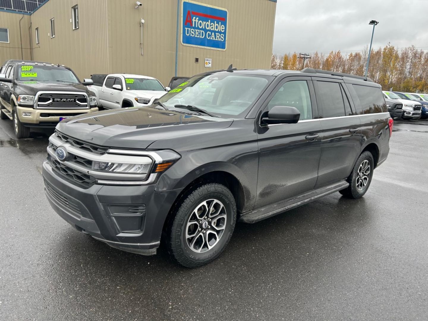 2023 GRAY FORD EXPEDITION MAX XLT (1FMJK1J81PE) with an 3.5L engine, Automatic transmission, located at 2525 S. Cushman, Fairbanks, AK, 99701, (907) 452-5707, 64.824036, -147.712311- Photo#0