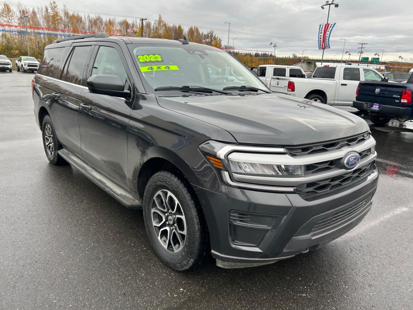 2023 GRAY FORD EXPEDITION MAX XLT (1FMJK1J81PE) with an 3.5L engine, Automatic transmission, located at 2525 S. Cushman, Fairbanks, AK, 99701, (907) 452-5707, 64.824036, -147.712311- Photo#1