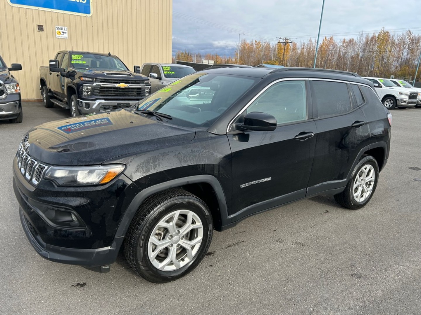 2024 BLACK JEEP COMPASS LATITUDE (3C4NJDBN5RT) with an 2.0L engine, Automatic transmission, located at 2525 S. Cushman, Fairbanks, AK, 99701, (907) 452-5707, 64.824036, -147.712311- Photo#0