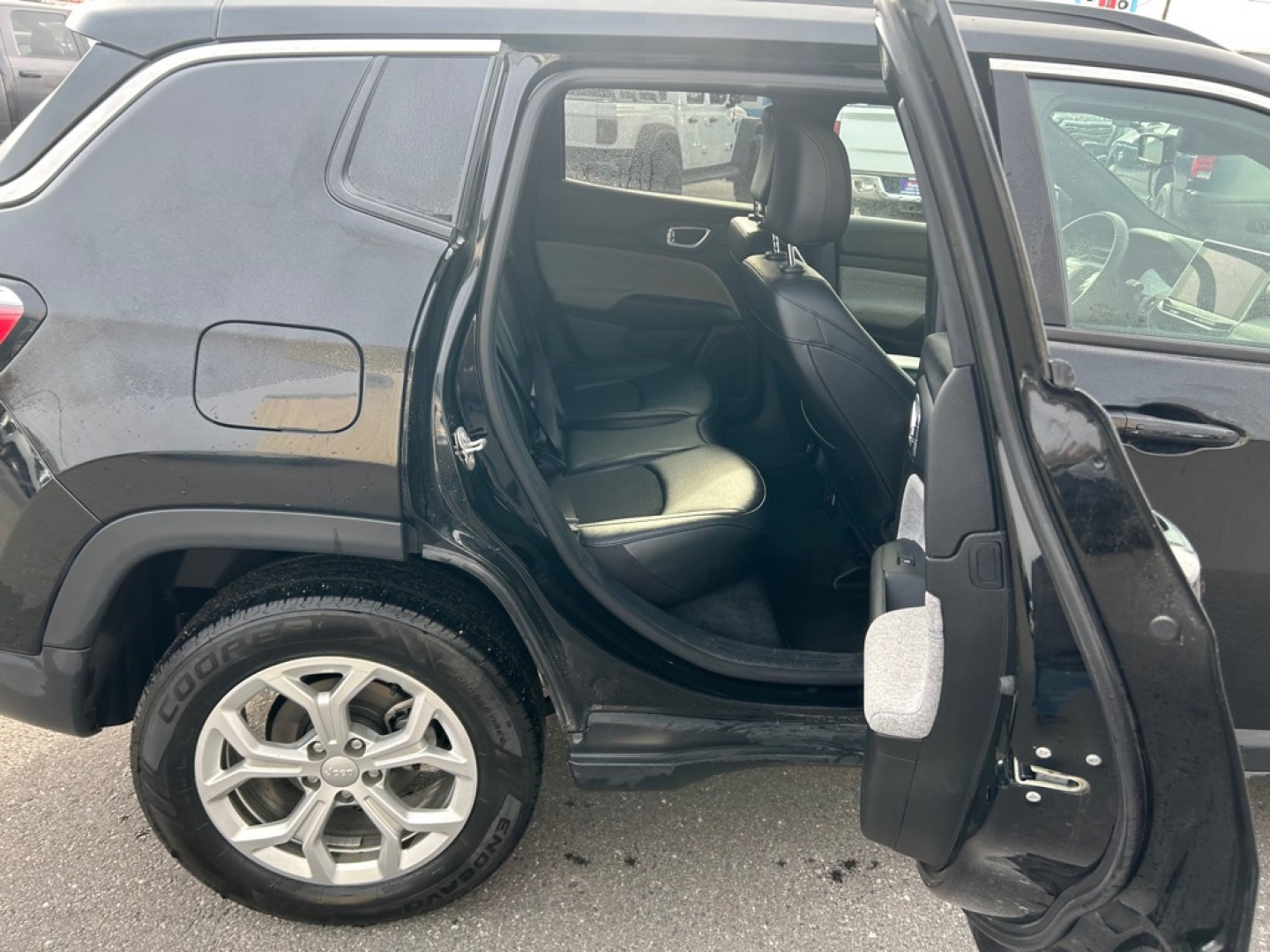 2024 BLACK JEEP COMPASS LATITUDE (3C4NJDBN5RT) with an 2.0L engine, Automatic transmission, located at 2525 S. Cushman, Fairbanks, AK, 99701, (907) 452-5707, 64.824036, -147.712311- Photo#5