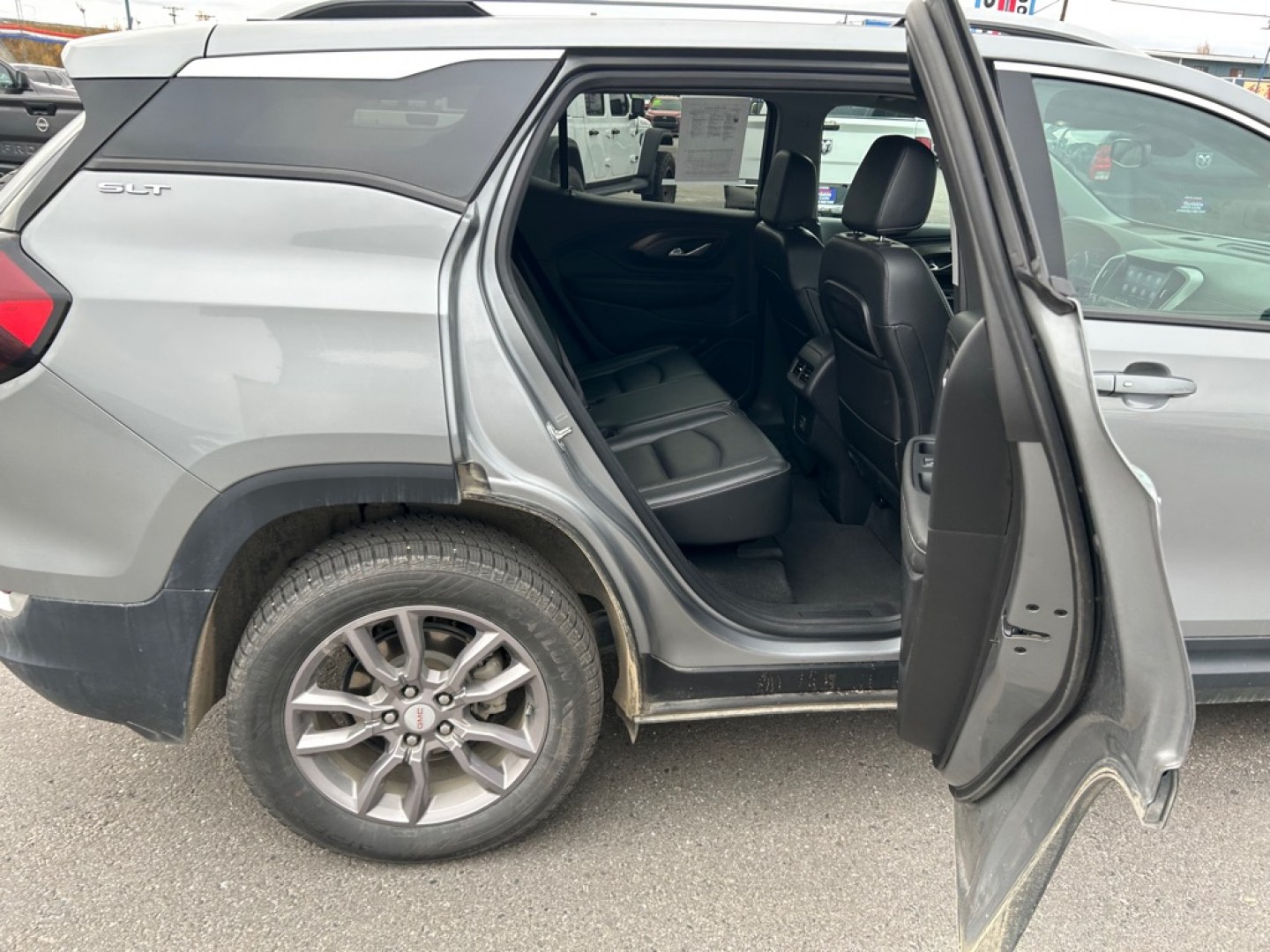2024 SILVER GMC TERRAIN SLT (3GKALVEG7RL) with an 1.5L engine, Automatic transmission, located at 2525 S. Cushman, Fairbanks, AK, 99701, (907) 452-5707, 64.824036, -147.712311- Photo#5