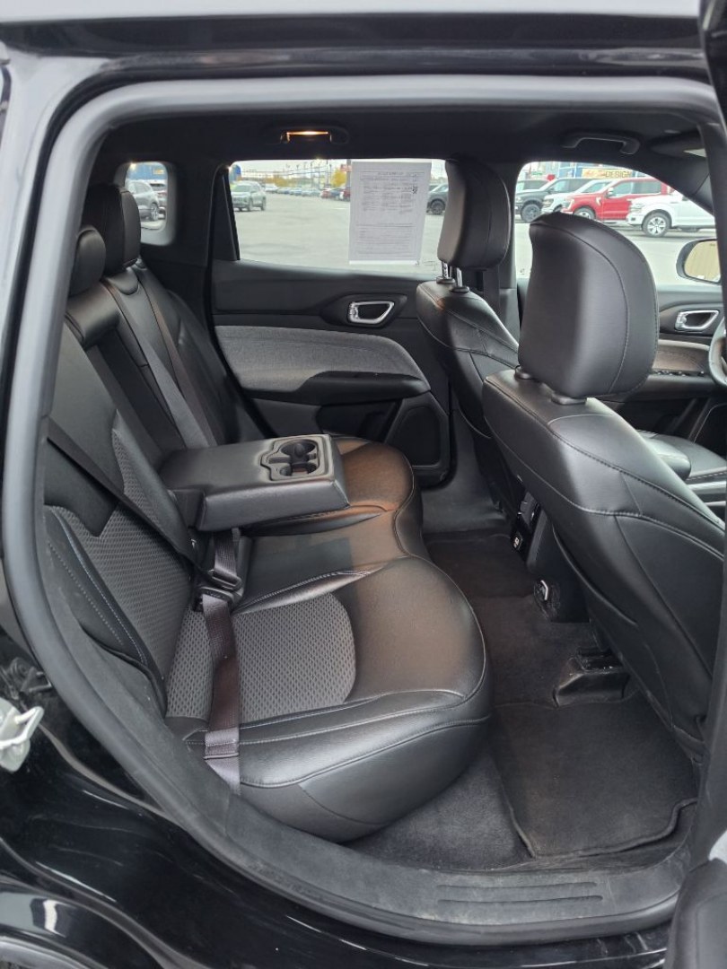 2024 BLACK JEEP COMPASS LATITUDE (3C4NJDBN7RT) with an 2.0L engine, Automatic transmission, located at 2525 S. Cushman, Fairbanks, AK, 99701, (907) 452-5707, 64.824036, -147.712311- Photo#5