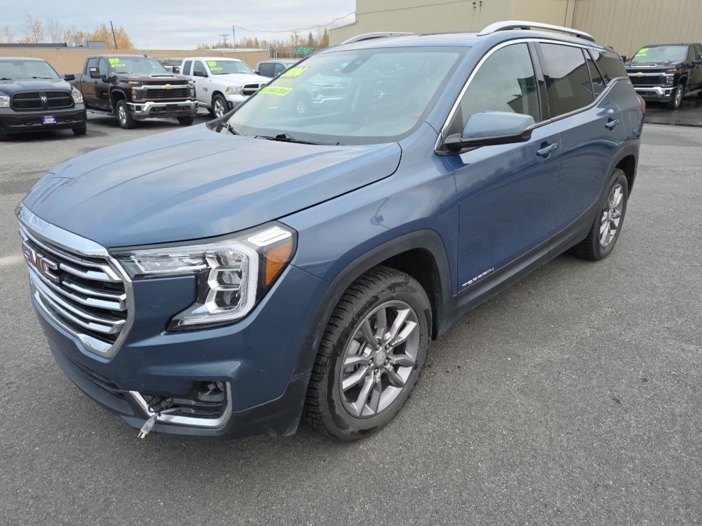 2024 BLUE GMC TERRAIN SLT (3GKALVEGXRL) with an 1.5L engine, Automatic transmission, located at 2525 S. Cushman, Fairbanks, AK, 99701, (907) 452-5707, 64.824036, -147.712311- Photo#1