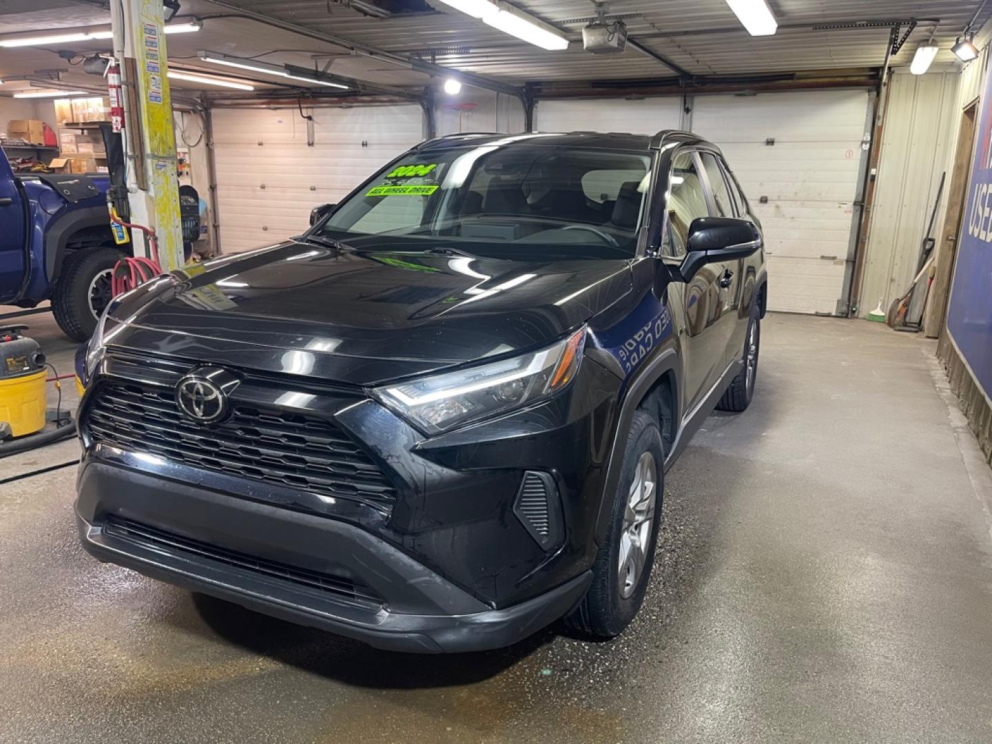 2024 BLACK TOYOTA RAV4 XLE (2T3P1RFV2RW) with an 2.5L engine, Automatic transmission, located at 2525 S. Cushman, Fairbanks, AK, 99701, (907) 452-5707, 64.824036, -147.712311- Photo#1