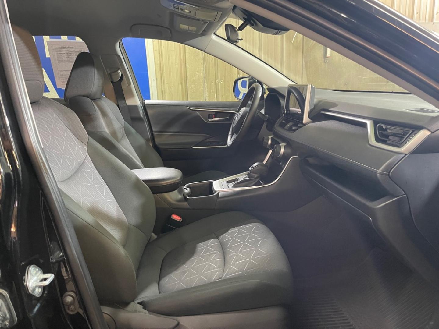 2024 BLACK TOYOTA RAV4 XLE (2T3P1RFV2RW) with an 2.5L engine, Automatic transmission, located at 2525 S. Cushman, Fairbanks, AK, 99701, (907) 452-5707, 64.824036, -147.712311- Photo#3