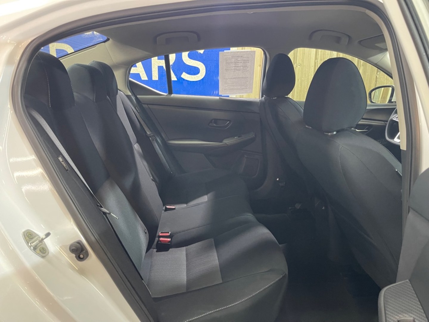 2024 WHITE NISSAN SENTRA SV (3N1AB8CV7RY) with an 2.0L engine, Continuously Variable transmission, located at 2525 S. Cushman, Fairbanks, AK, 99701, (907) 452-5707, 64.824036, -147.712311- Photo#4