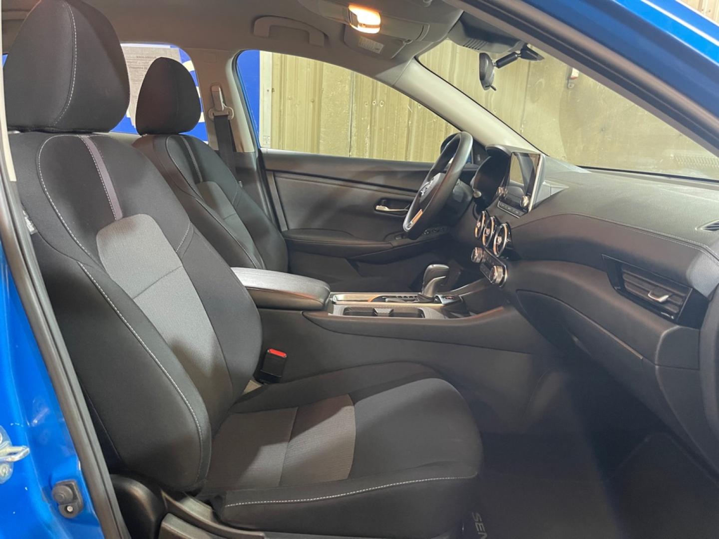 2024 BLUE NISSAN SENTRA SV (3N1AB8CV9RY) with an 2.0L engine, Continuously Variable transmission, located at 2525 S. Cushman, Fairbanks, AK, 99701, (907) 452-5707, 64.824036, -147.712311- Photo#3