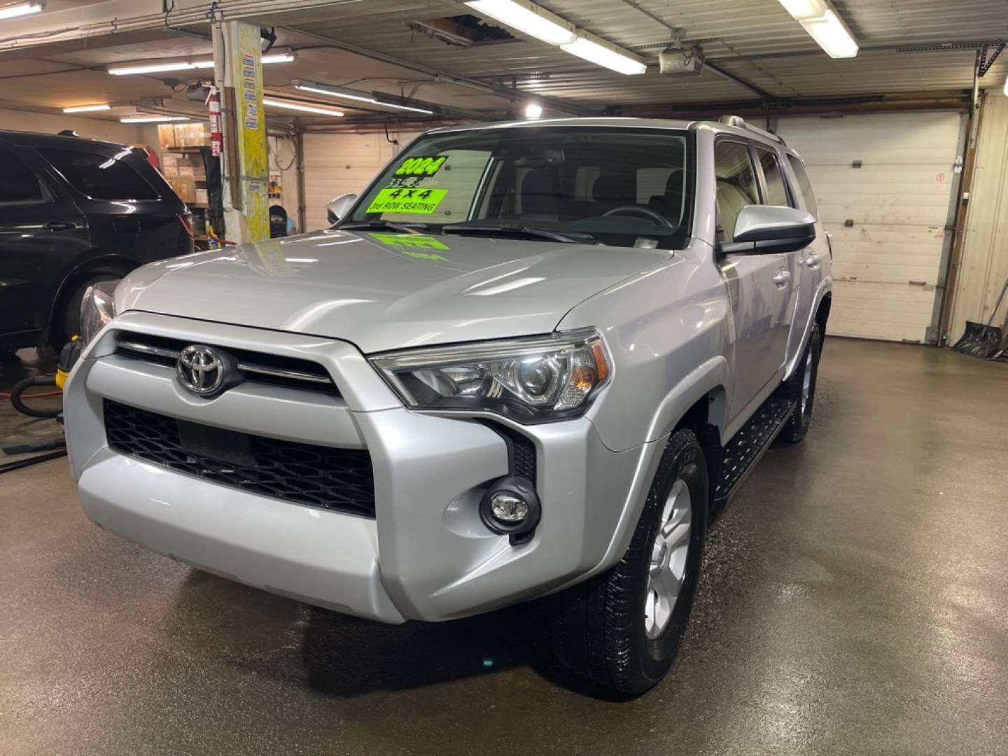 2024 SILVER TOYOTA 4RUNNER SR5/SR5 PREMIUM (JTEMU5JR1R6) with an 4.0L engine, Automatic transmission, located at 2525 S. Cushman, Fairbanks, AK, 99701, (907) 452-5707, 64.824036, -147.712311- Photo#1