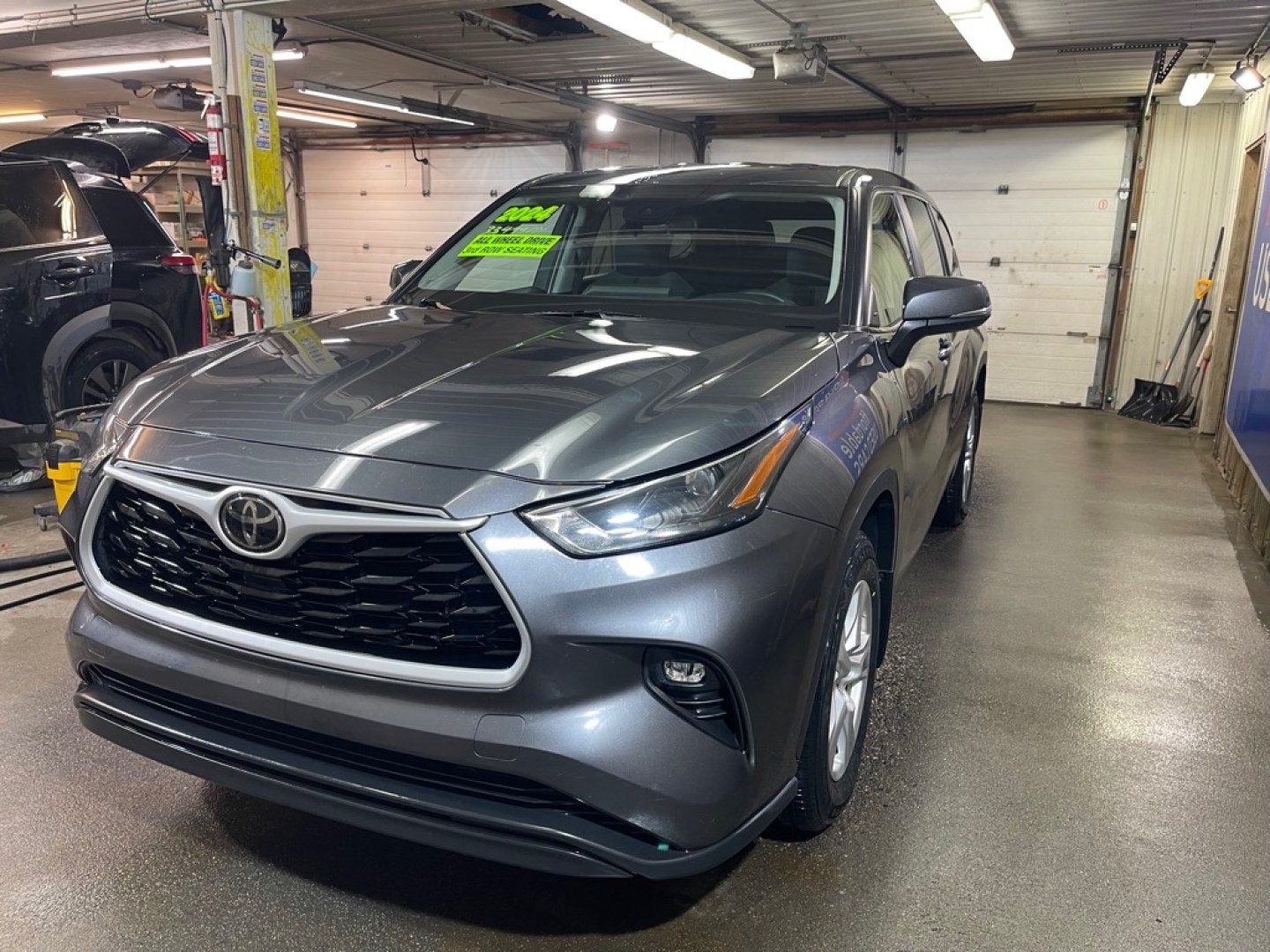 2024 SILVER TOYOTA HIGHLANDER LE (5TDKDRBH1RS) with an 2.4L engine, Automatic transmission, located at 2525 S. Cushman, Fairbanks, AK, 99701, (907) 452-5707, 64.824036, -147.712311- Photo#1