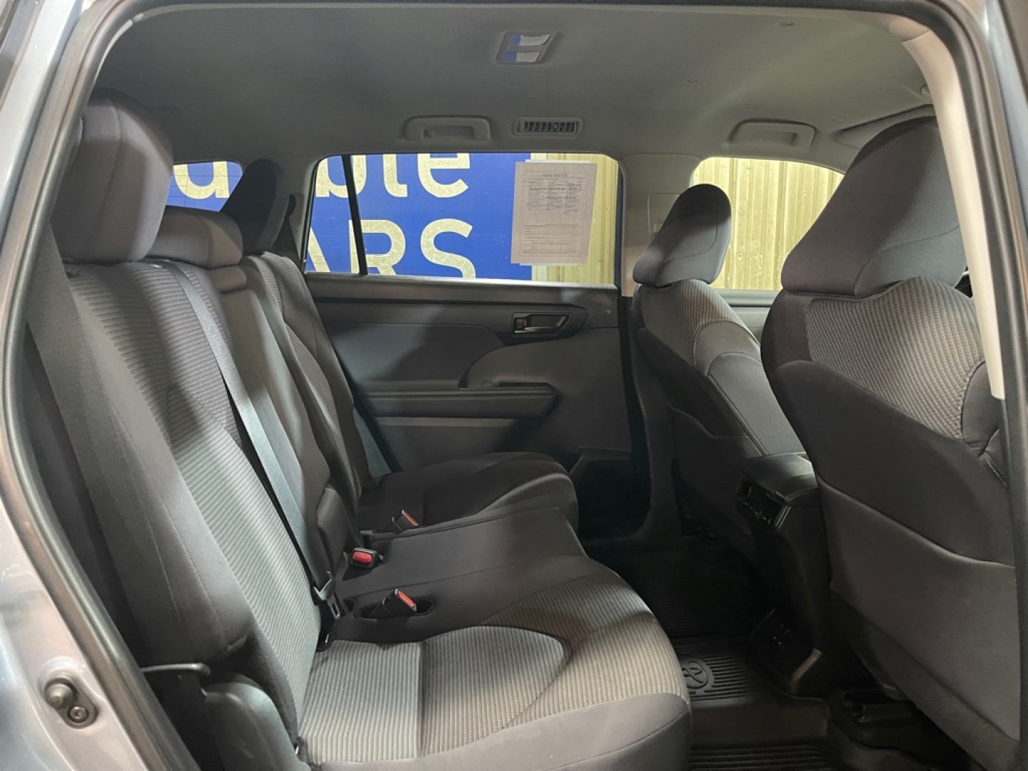 2024 BLUE TOYOTA HIGHLANDER LE (5TDKDRBH8RS) with an 2.4L engine, Automatic transmission, located at 2525 S. Cushman, Fairbanks, AK, 99701, (907) 452-5707, 64.824036, -147.712311- Photo#4