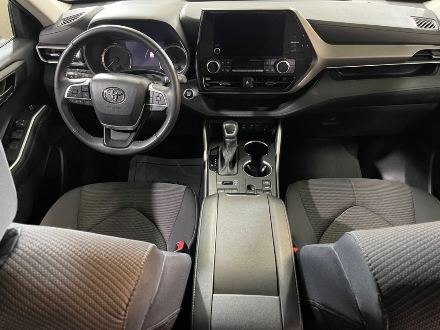 2024 BLUE TOYOTA HIGHLANDER LE (5TDKDRBH8RS) with an 2.4L engine, Automatic transmission, located at 2525 S. Cushman, Fairbanks, AK, 99701, (907) 452-5707, 64.824036, -147.712311- Photo#5