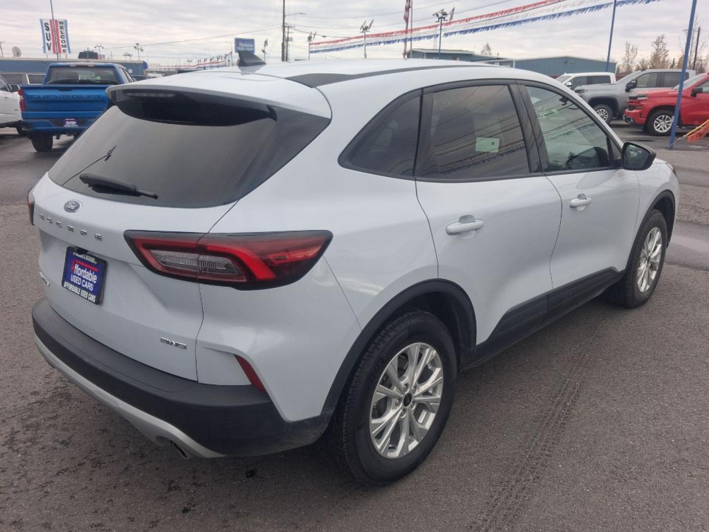 2025 WHITE FORD ESCAPE ACTIVE (1FMCU9GN5SU) with an 1.5L engine, Automatic transmission, located at 2525 S. Cushman, Fairbanks, AK, 99701, (907) 452-5707, 64.824036, -147.712311- Photo#5