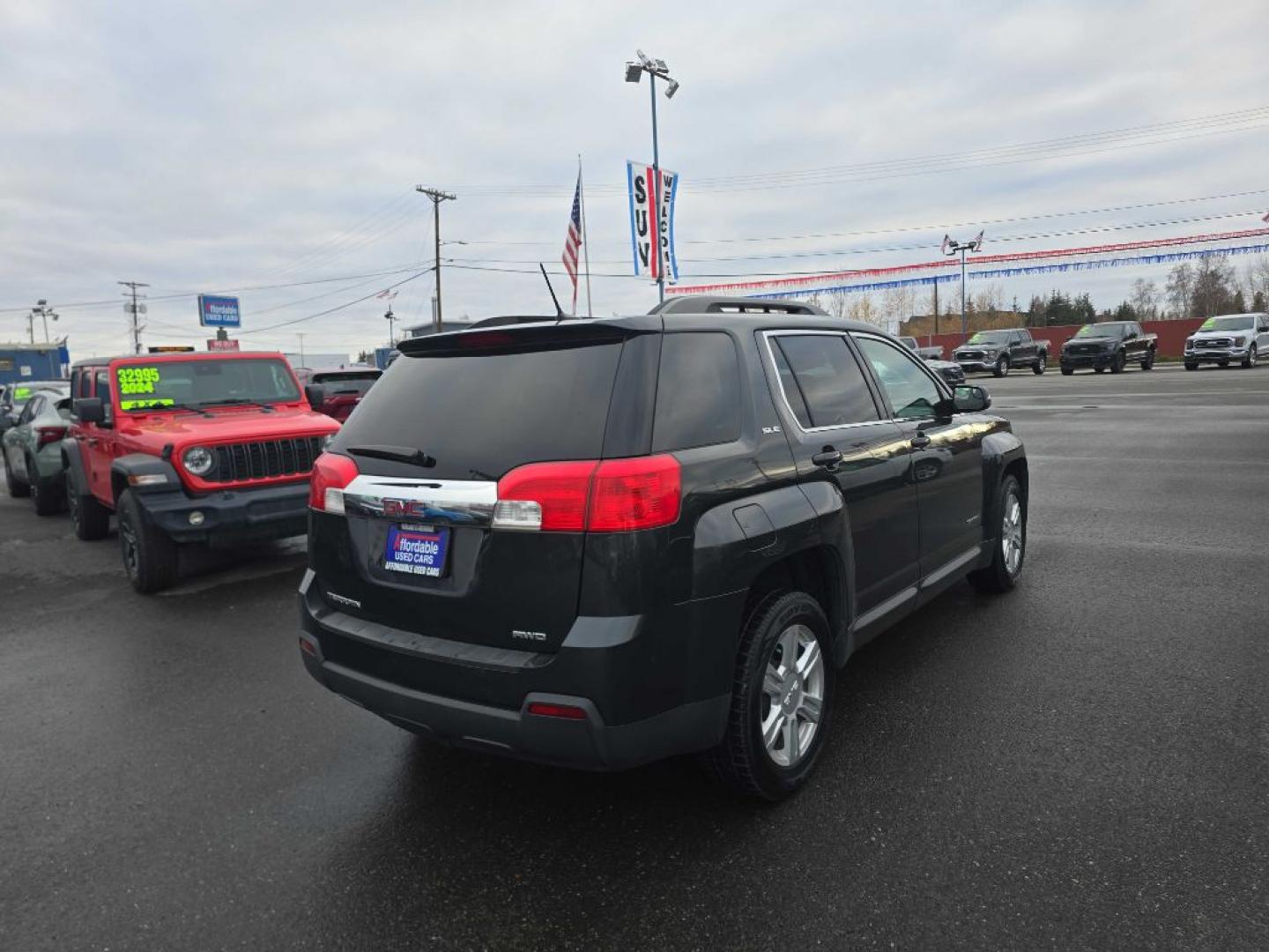 2014 GRAY GMC TERRAIN SLE (2GKFLWEKXE6) with an 2.4L engine, Automatic transmission, located at 2525 S. Cushman, Fairbanks, AK, 99701, (907) 452-5707, 64.824036, -147.712311- Photo#1