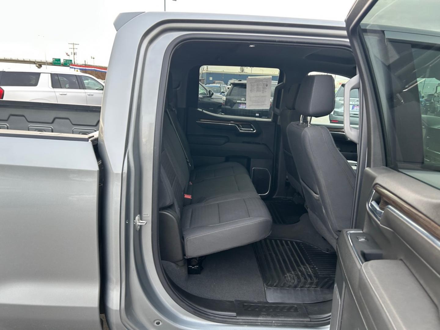 2023 SILVER CHEVROLET SILVERADO 1500 LT (1GCUDDED9PZ) with an 5.3L engine, Automatic transmission, located at 2525 S. Cushman, Fairbanks, AK, 99701, (907) 452-5707, 64.824036, -147.712311- Photo#5