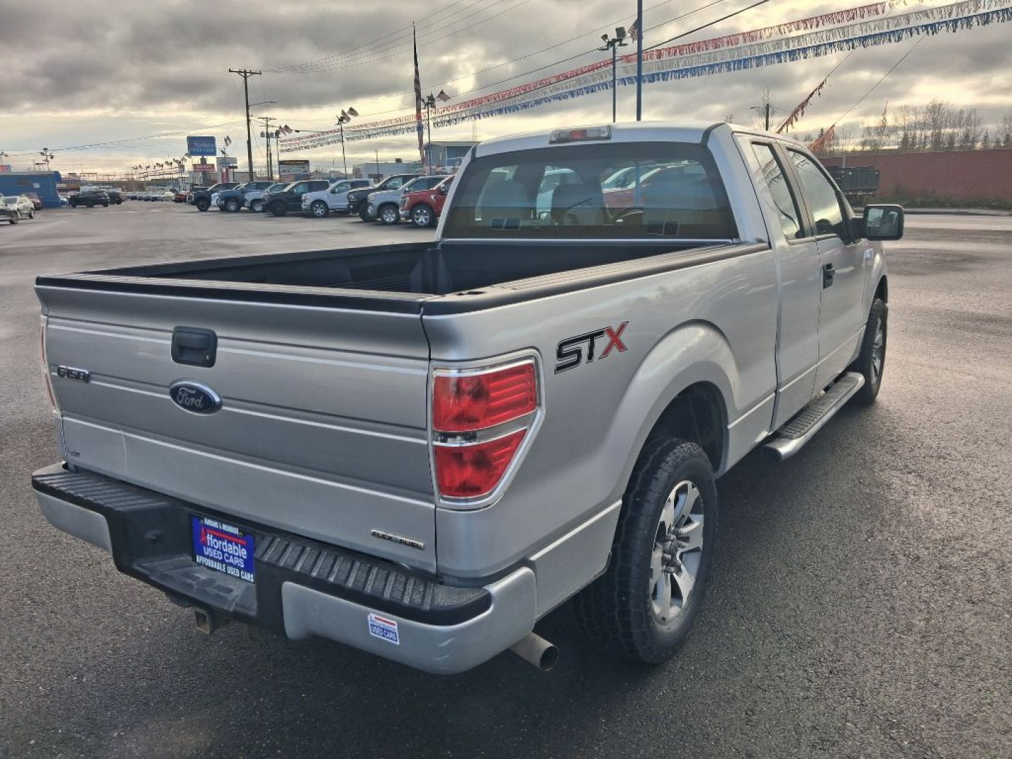 2014 SILVER FORD F150 SUPER CAB (1FTEX1CM9EF) with an 3.7L engine, Automatic transmission, located at 2525 S. Cushman, Fairbanks, AK, 99701, (907) 452-5707, 64.824036, -147.712311- Photo#5