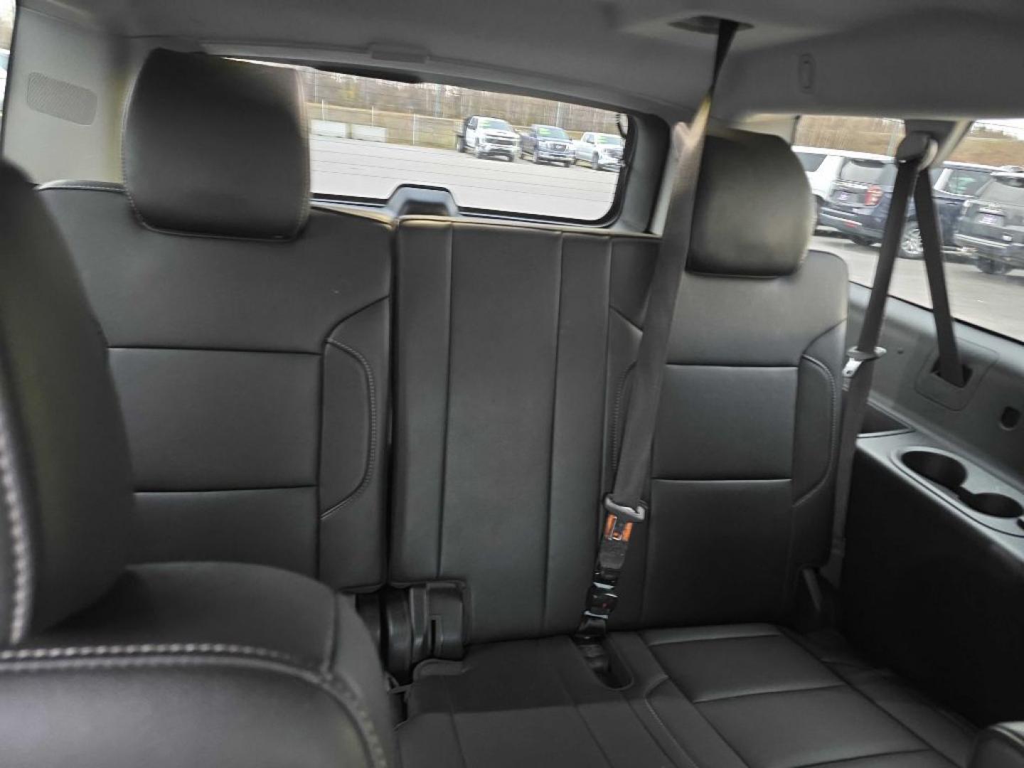 2020 BLACK CHEVROLET SUBURBAN 1500 LT (1GNSKHKC1LR) with an 5.3L engine, Automatic transmission, located at 2525 S. Cushman, Fairbanks, AK, 99701, (907) 452-5707, 64.824036, -147.712311- Photo#5
