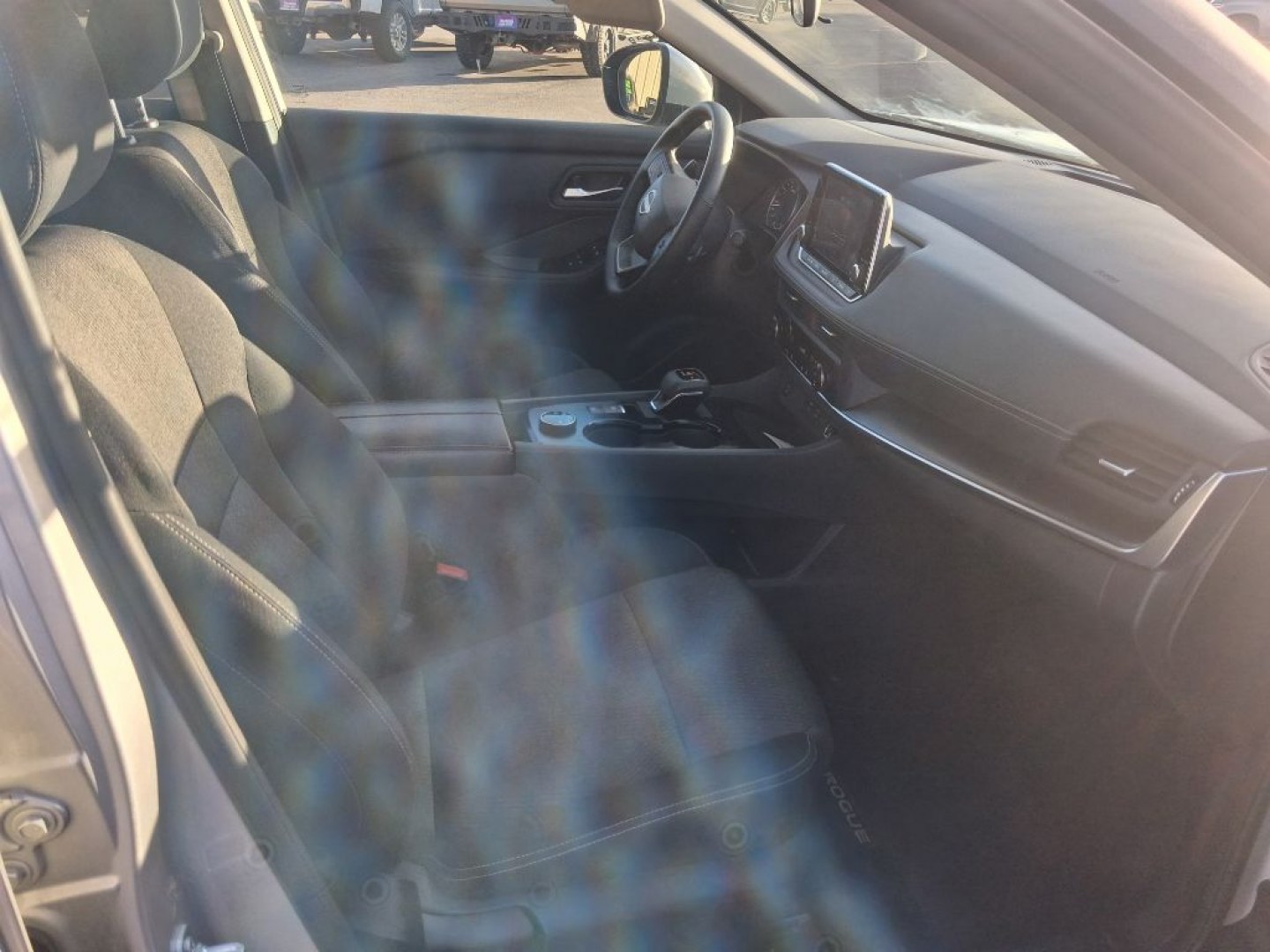 2025 SILVER NISSAN ROGUE SV (5N1BT3BB4SC) with an 1.5L engine, Continuously Variable transmission, located at 2525 S. Cushman, Fairbanks, AK, 99701, (907) 452-5707, 64.824036, -147.712311- Photo#5