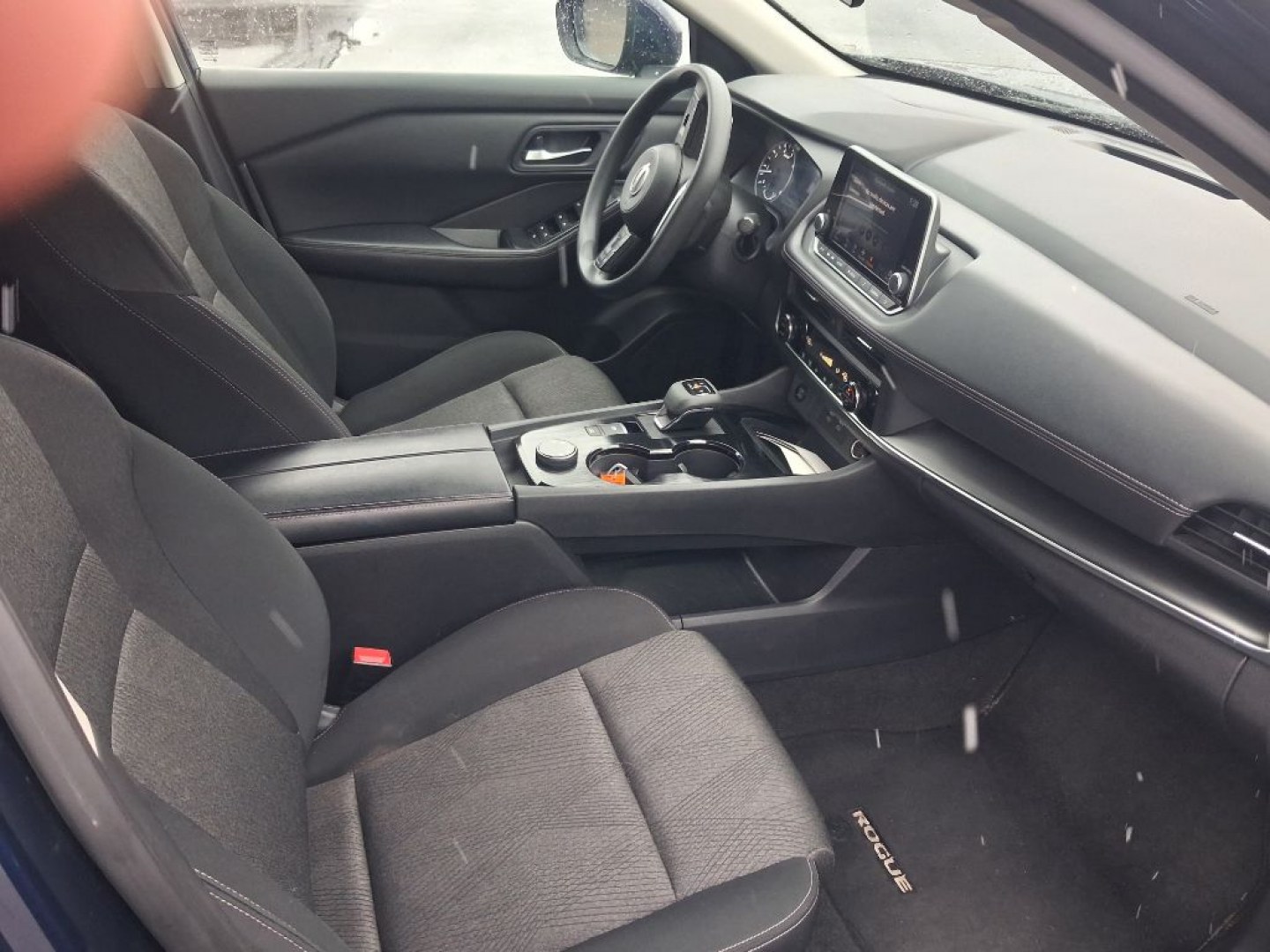 2024 BLUE NISSAN ROGUE SV (5N1BT3BB5RC) with an 1.5L engine, Continuously Variable transmission, located at 2525 S. Cushman, Fairbanks, AK, 99701, (907) 452-5707, 64.824036, -147.712311- Photo#5