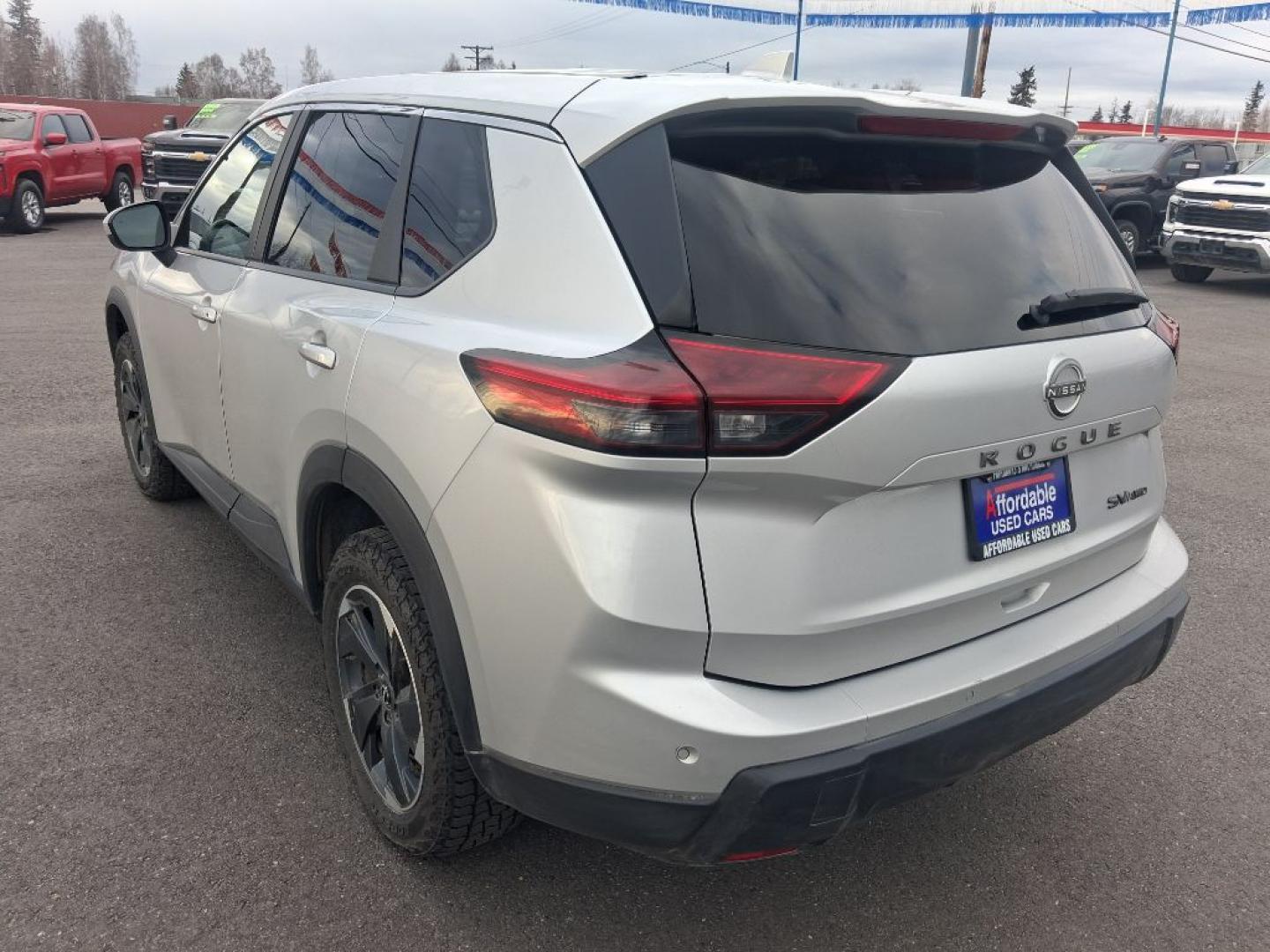 2024 SILVER NISSAN ROGUE SV (5N1BT3BB1RC) with an 1.5L engine, Continuously Variable transmission, located at 2525 S. Cushman, Fairbanks, AK, 99701, (907) 452-5707, 64.824036, -147.712311- Photo#2