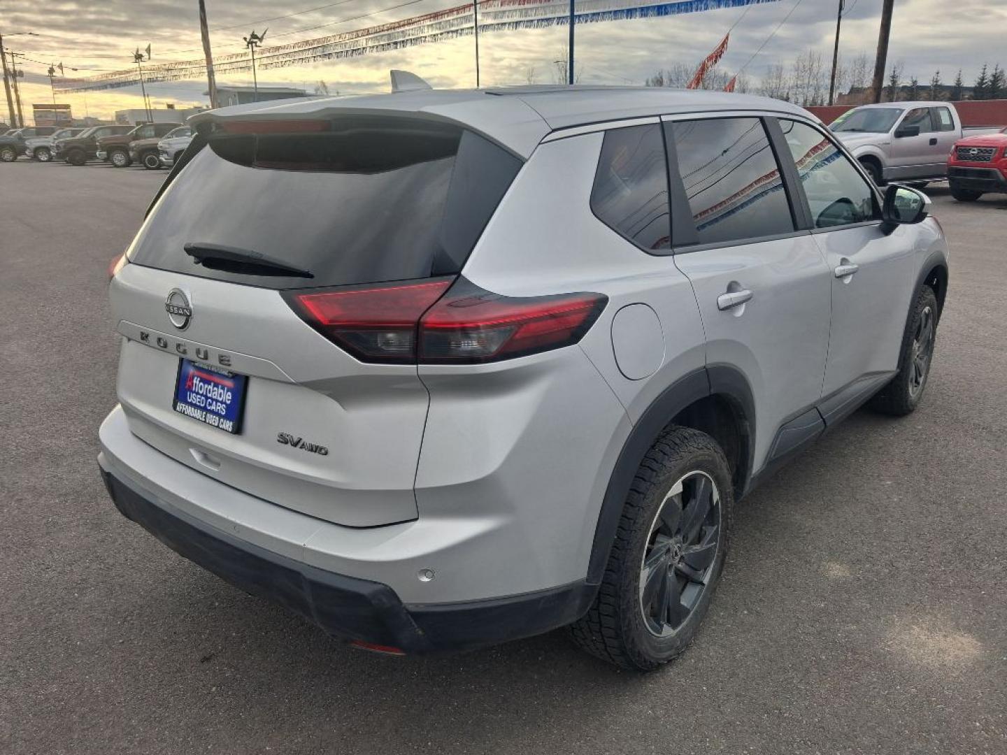 2024 SILVER NISSAN ROGUE SV (5N1BT3BB1RC) with an 1.5L engine, Continuously Variable transmission, located at 2525 S. Cushman, Fairbanks, AK, 99701, (907) 452-5707, 64.824036, -147.712311- Photo#3