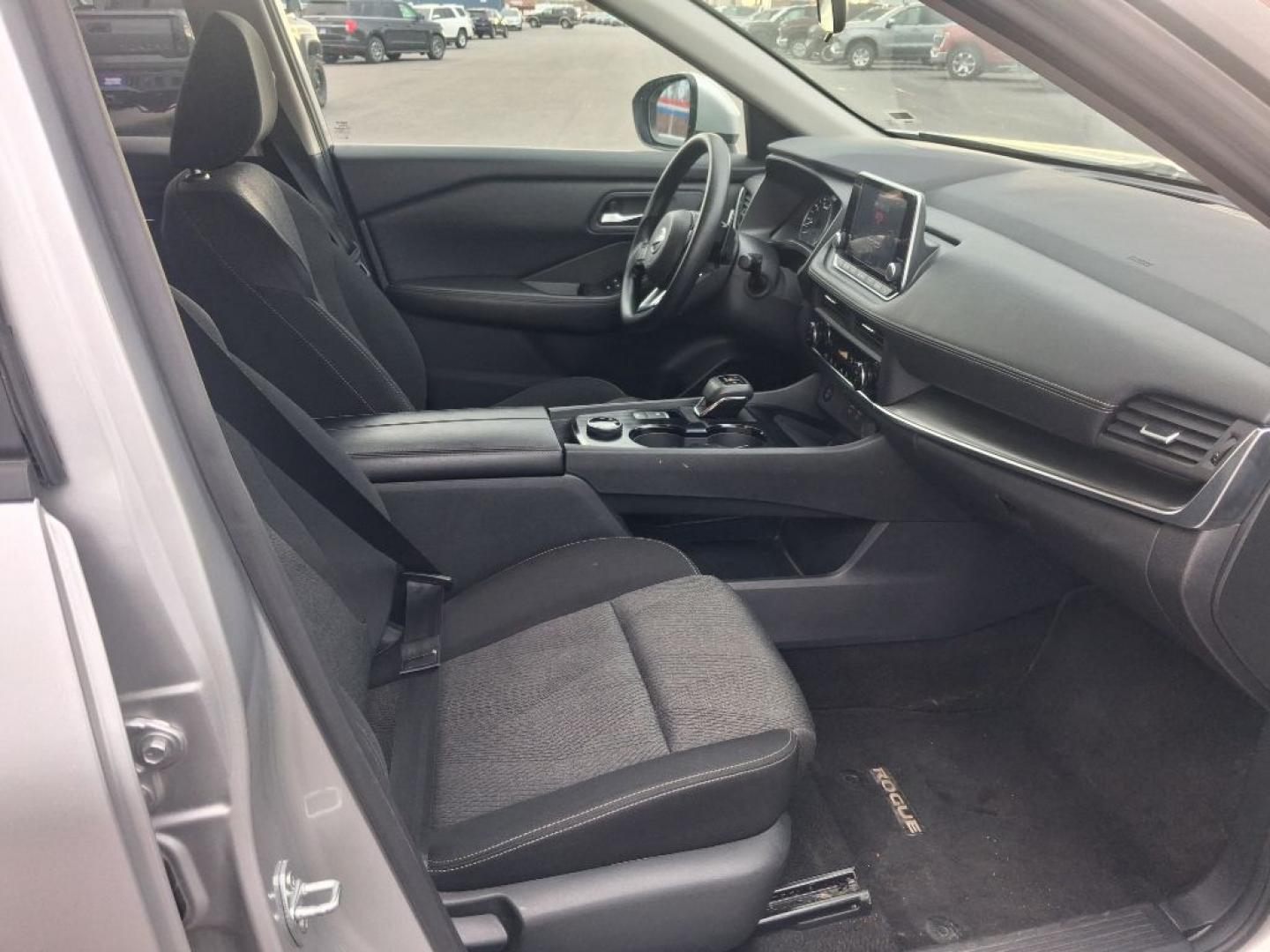 2024 SILVER NISSAN ROGUE SV (5N1BT3BB1RC) with an 1.5L engine, Continuously Variable transmission, located at 2525 S. Cushman, Fairbanks, AK, 99701, (907) 452-5707, 64.824036, -147.712311- Photo#4