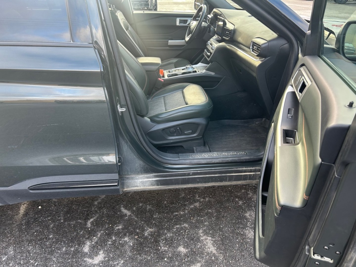 2023 GREEN FORD EXPLORER TIMBER TIMBERLINE (1FMSK8JHXPG) with an 2.3L engine, Automatic transmission, located at 2525 S. Cushman, Fairbanks, AK, 99701, (907) 452-5707, 64.824036, -147.712311- Photo#4
