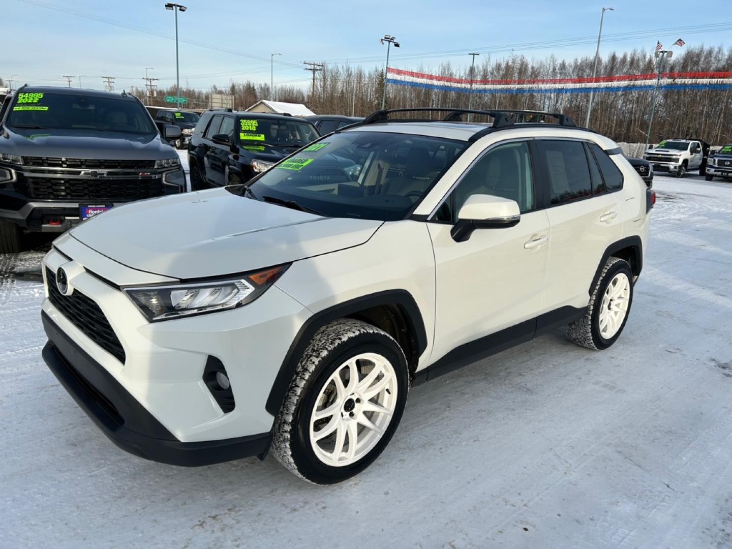 2021 WHITE TOYOTA RAV4 XLE PREMIUM (2T3A1RFV8MW) with an 2.5L engine, Automatic transmission, located at 2525 S. Cushman, Fairbanks, AK, 99701, (907) 452-5707, 64.824036, -147.712311- Photo#0