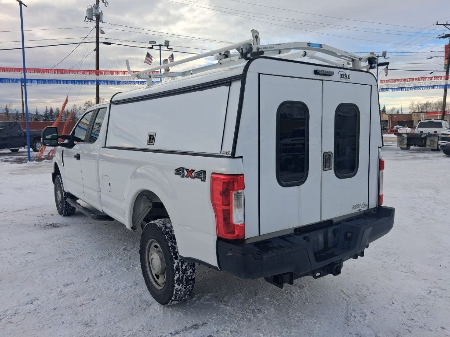 2019 WHITE FORD F250 SUPER DUTY (1FT7X2B62KE) with an 6.2L engine, Automatic transmission, located at 2525 S. Cushman, Fairbanks, AK, 99701, (907) 452-5707, 64.824036, -147.712311- Photo#2