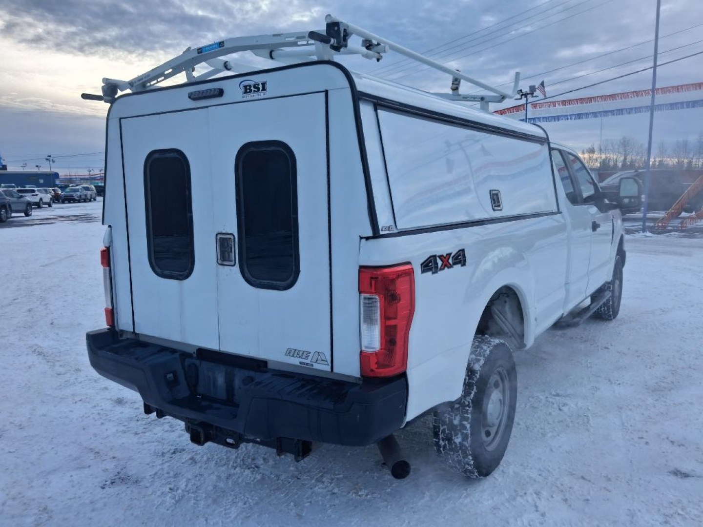 2019 WHITE FORD F250 SUPER DUTY (1FT7X2B62KE) with an 6.2L engine, Automatic transmission, located at 2525 S. Cushman, Fairbanks, AK, 99701, (907) 452-5707, 64.824036, -147.712311- Photo#3