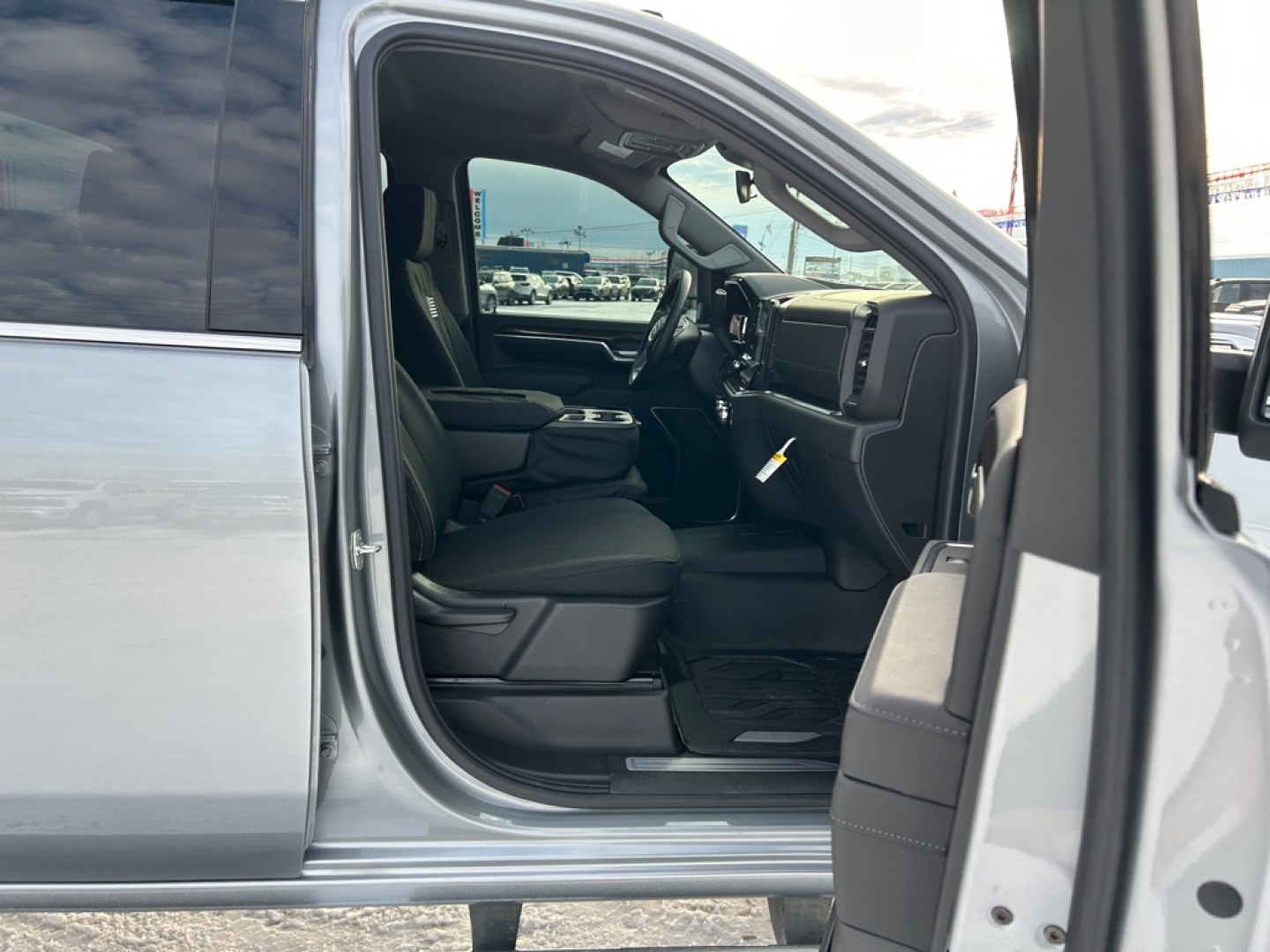 2026 SILVER GMC SIERRA 2500 SLE (1GT5UME7XTF) with an 6.6L engine, Automatic transmission, located at 2525 S. Cushman, Fairbanks, AK, 99701, (907) 452-5707, 64.824036, -147.712311- Photo#4