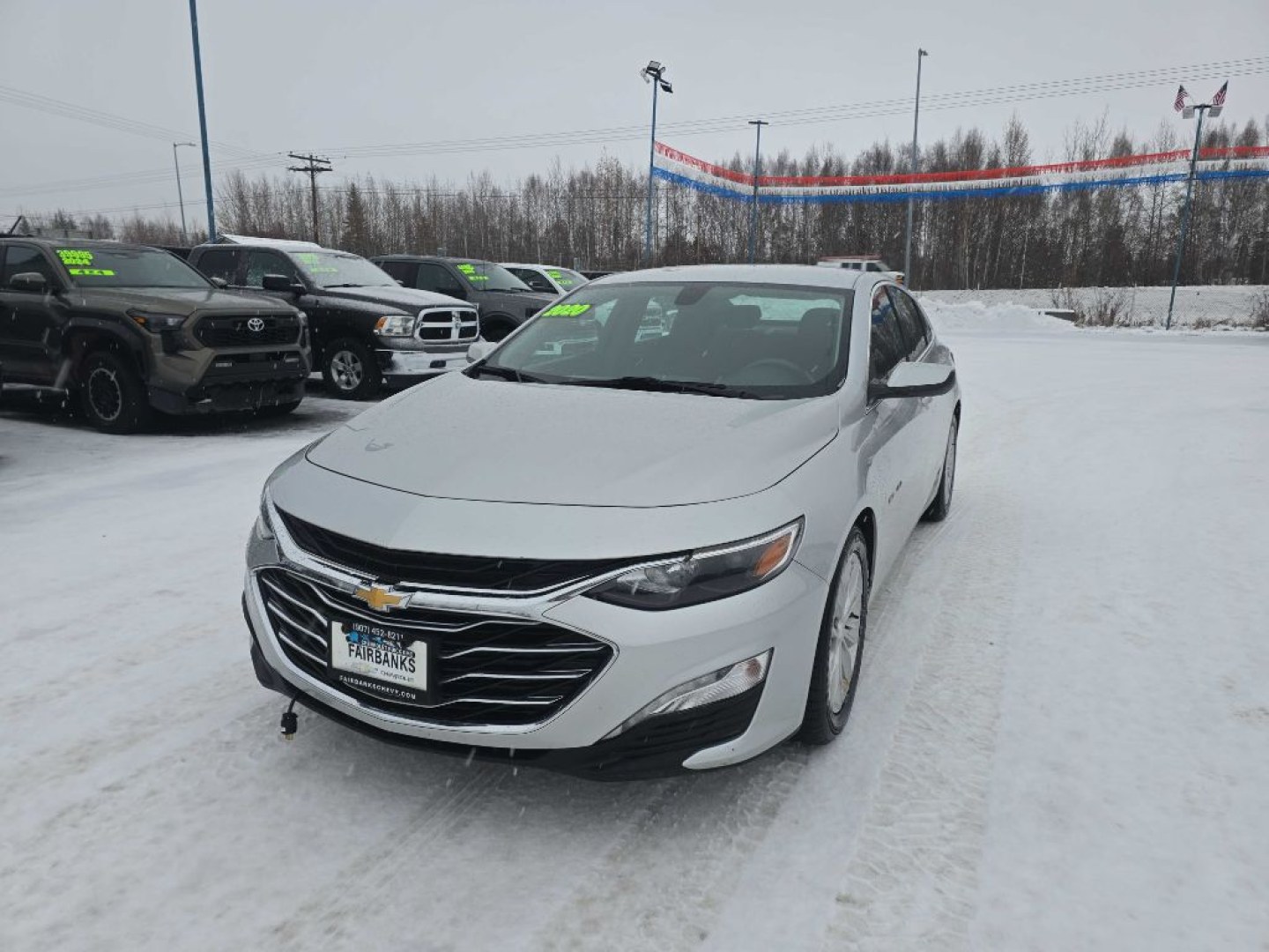 2020 SILVER CHEVROLET MALIBU LT (1G1ZD5ST8LF) with an 1.5L engine, Continuously Variable transmission, located at 2525 S. Cushman, Fairbanks, AK, 99701, (907) 452-5707, 64.824036, -147.712311- Photo#1