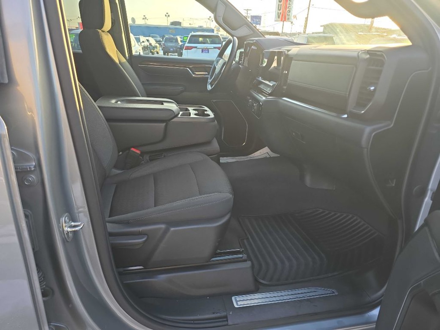 2023 SILVER CHEVROLET SILVERADO 1500 LT (1GCUDDED3PZ) with an 5.3L engine, Automatic transmission, located at 2525 S. Cushman, Fairbanks, AK, 99701, (907) 452-5707, 64.824036, -147.712311- Photo#3
