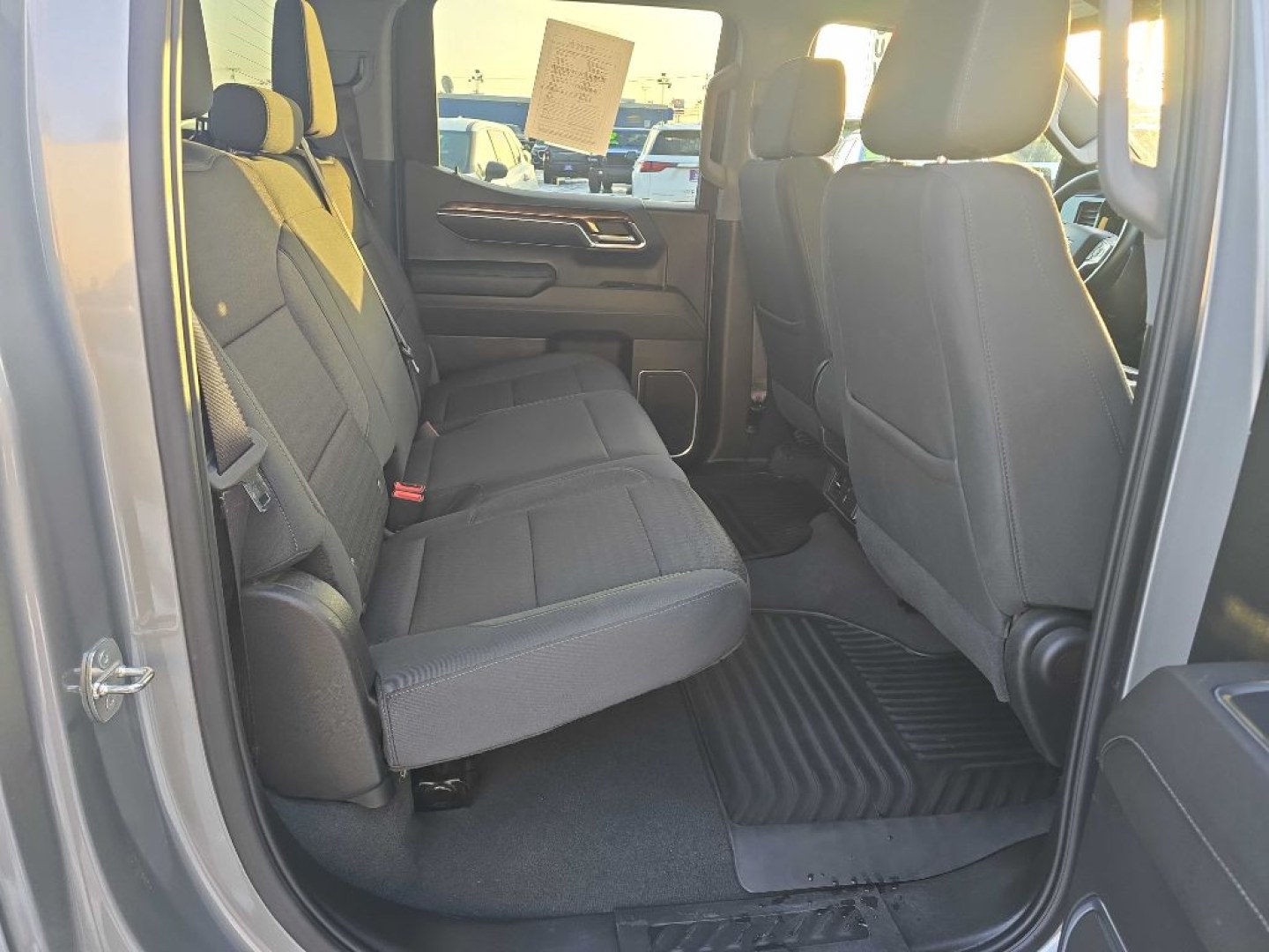 2023 SILVER CHEVROLET SILVERADO 1500 LT (1GCUDDED3PZ) with an 5.3L engine, Automatic transmission, located at 2525 S. Cushman, Fairbanks, AK, 99701, (907) 452-5707, 64.824036, -147.712311- Photo#4